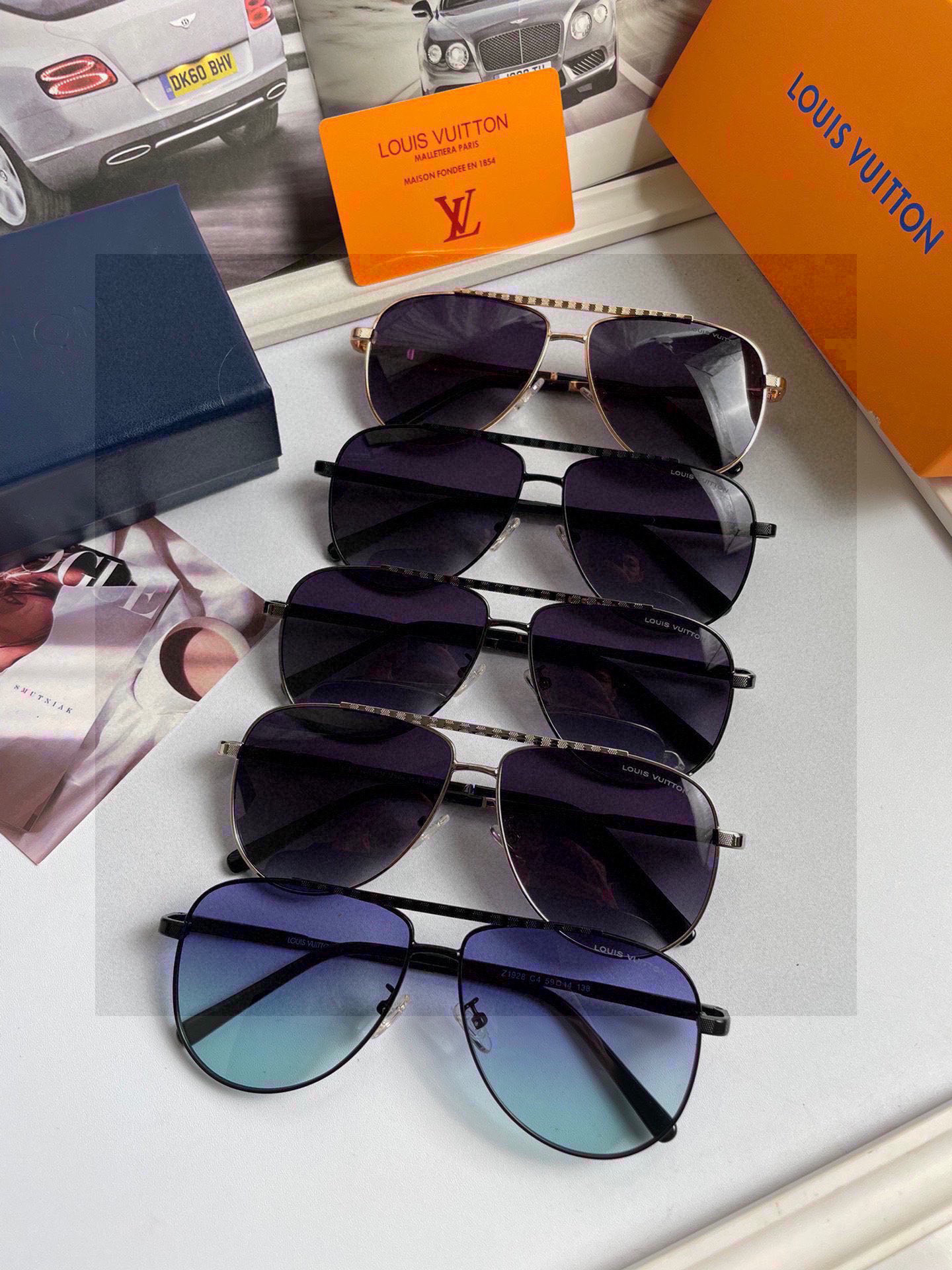 。新款💥品牌：路易威登LV 原单品质男女同款偏光太阳镜🕶️ 材质：高清宝丽来偏光镜片、进口合金印字log