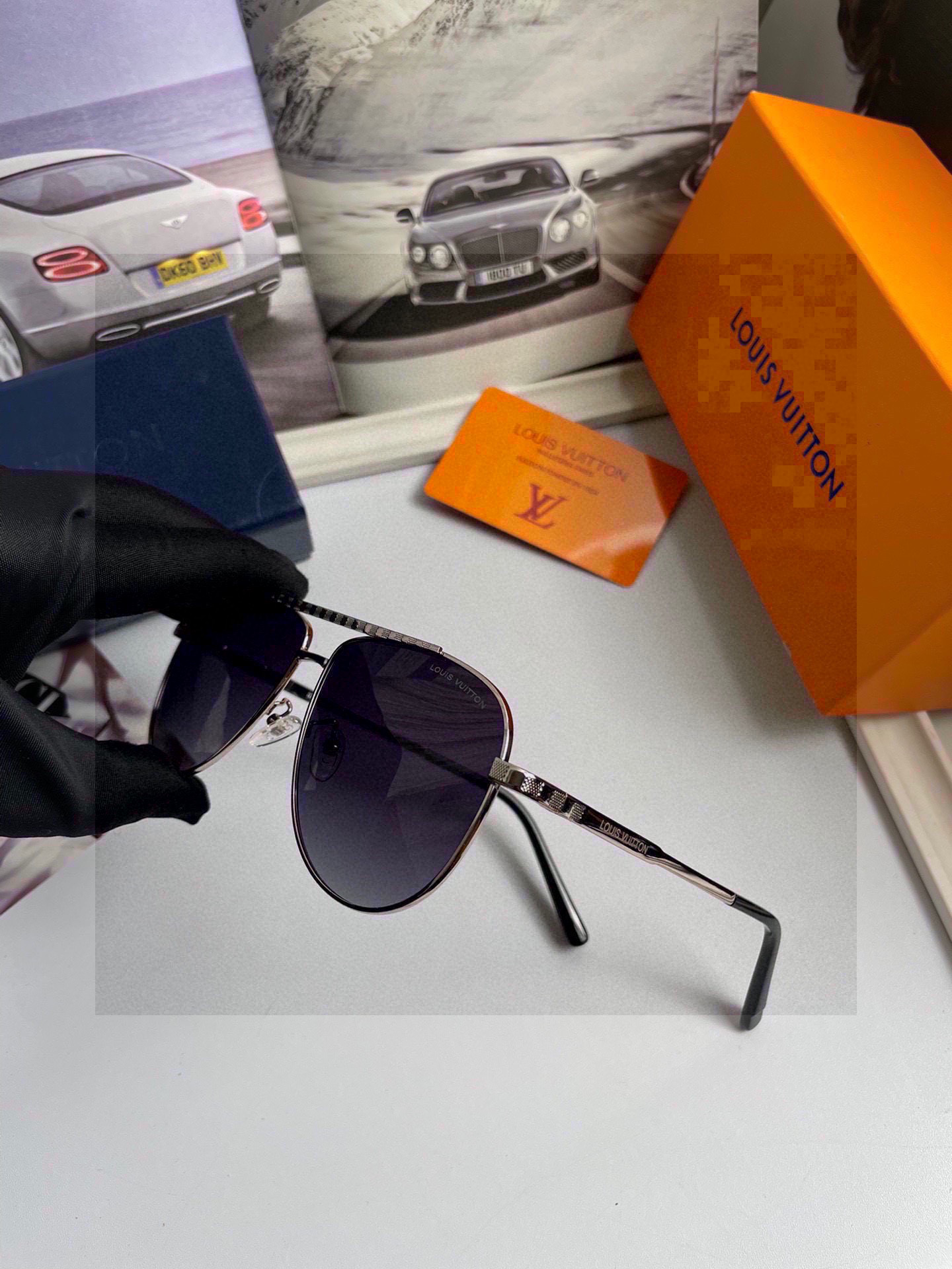 。新款💥品牌：路易威登LV 原单品质男女同款偏光太阳镜🕶️ 材质：高清宝丽来偏光镜片、进口合金印字log