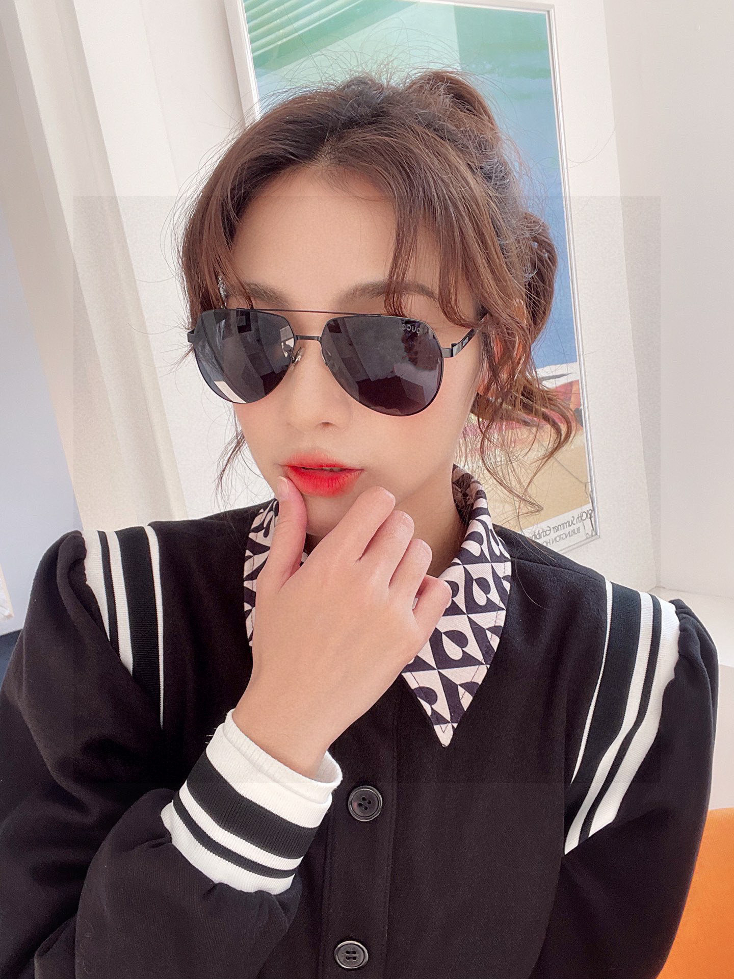 。💥品牌：古奇Gucci 高品质男士女士同款偏光太阳镜🕶️ 材质：高清尼龙镜片、💦超轻超有弹性镜腿.戴上