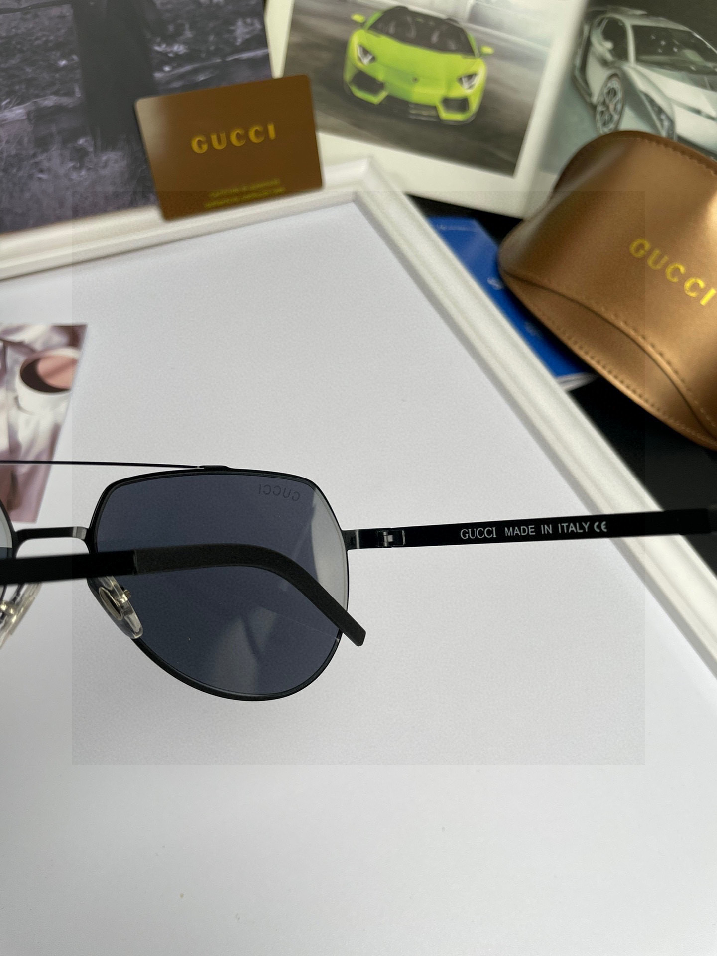 。💥品牌：古奇Gucci 高品质男士女士同款偏光太阳镜🕶️ 材质：高清尼龙镜片、💦超轻超有弹性镜腿.戴上