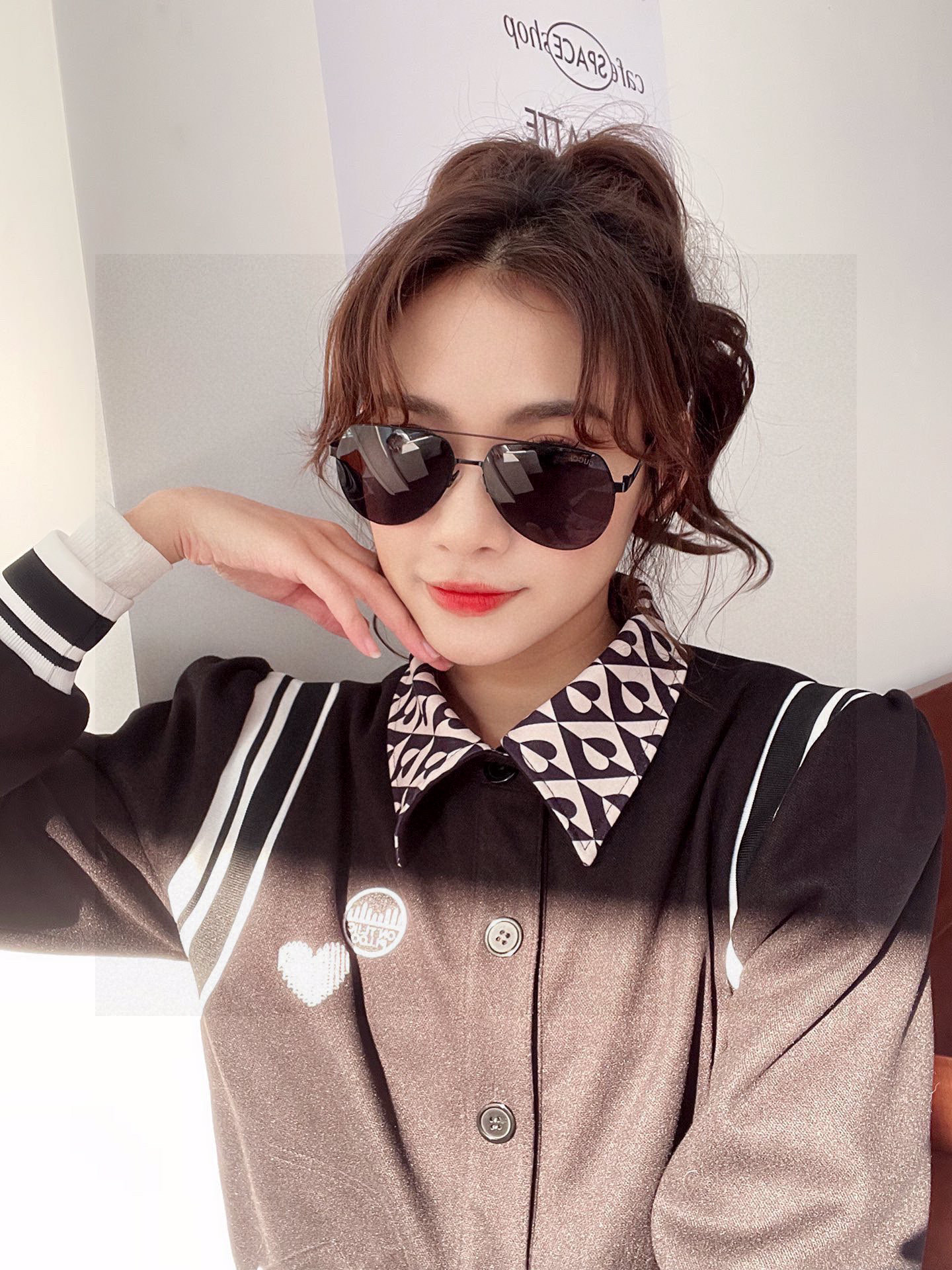。💥品牌：古奇Gucci 高品质男士女士同款偏光太阳镜🕶️ 材质：高清尼龙镜片、💦超轻超有弹性镜腿.戴上