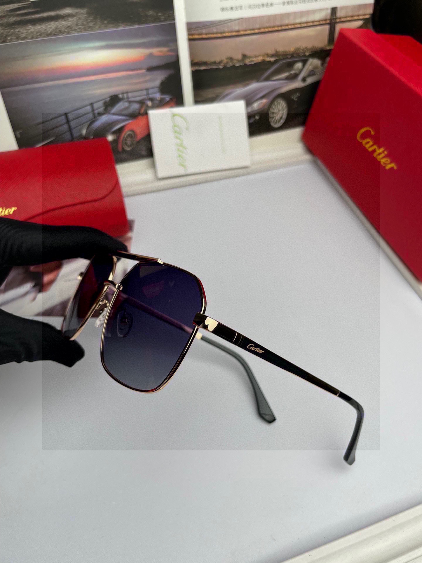 。新款💥品牌：卡地亚Cartier原单品质男士女士同款偏光太阳镜🕶️ 材质：高清尼龙镜片、金属合金log