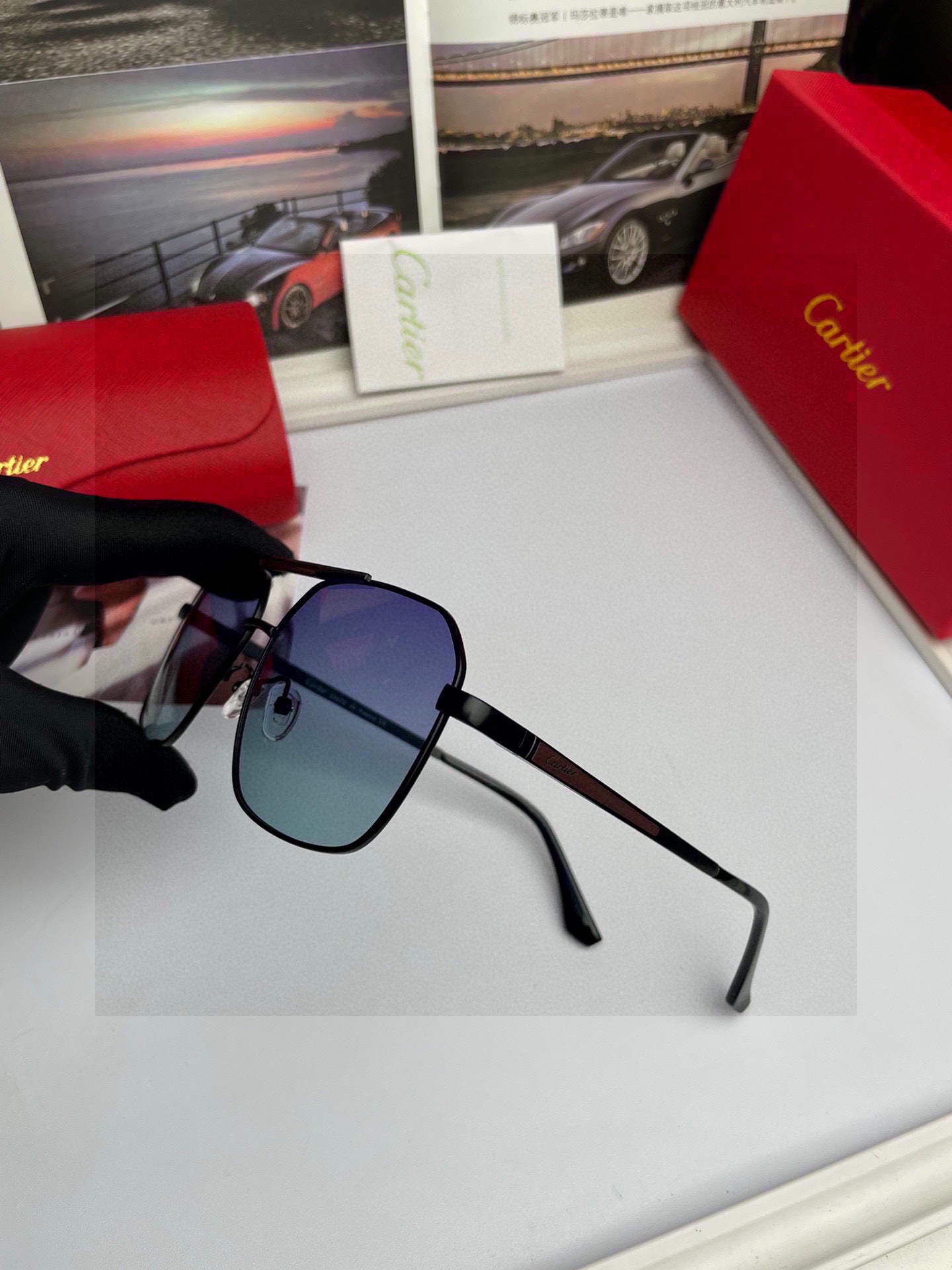 。新款💥品牌：卡地亚Cartier原单品质男士女士同款偏光太阳镜🕶️ 材质：高清尼龙镜片、金属合金log