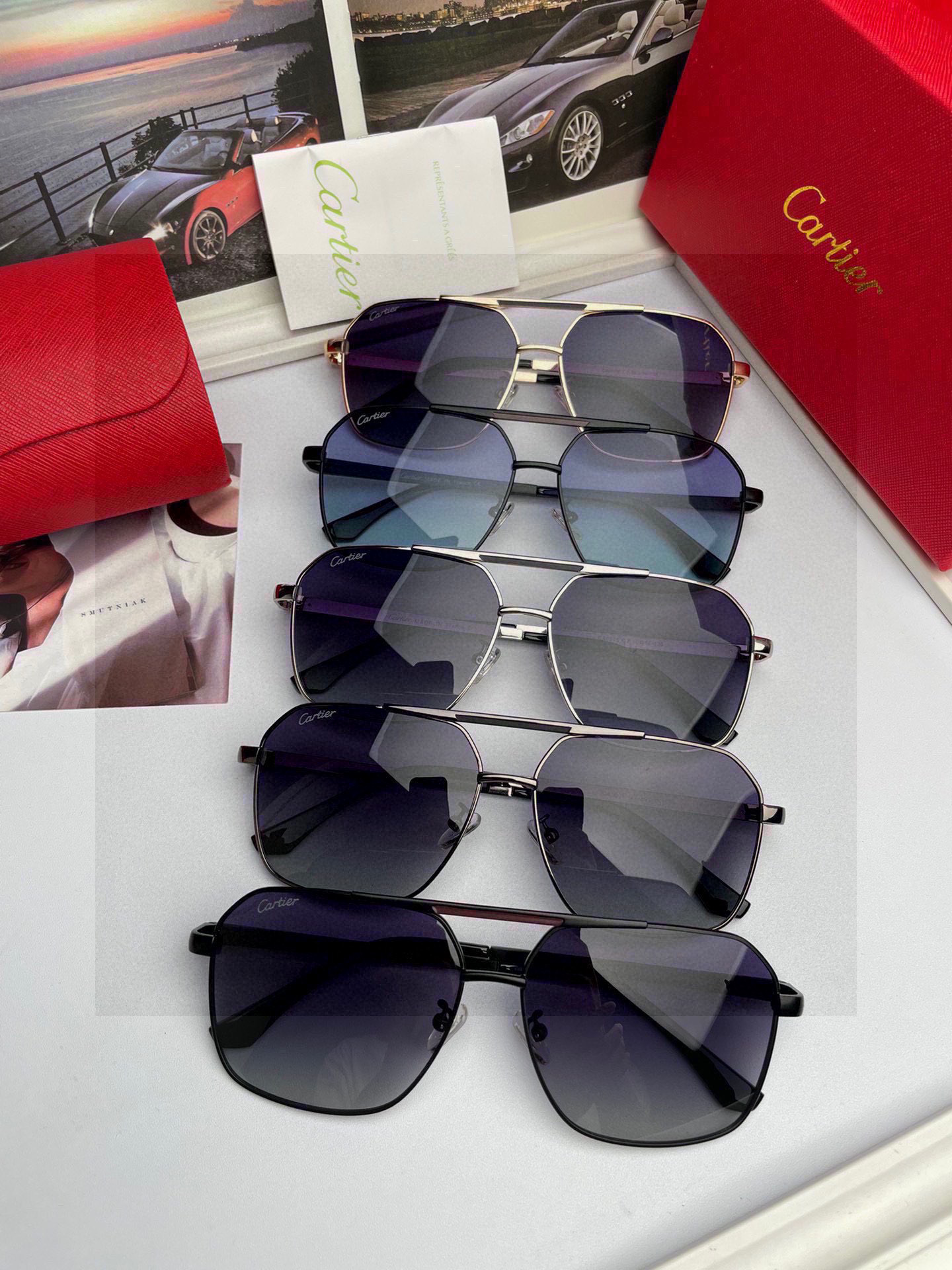 。新款💥品牌：卡地亚Cartier原单品质男士女士同款偏光太阳镜🕶️ 材质：高清尼龙镜片、金属合金log