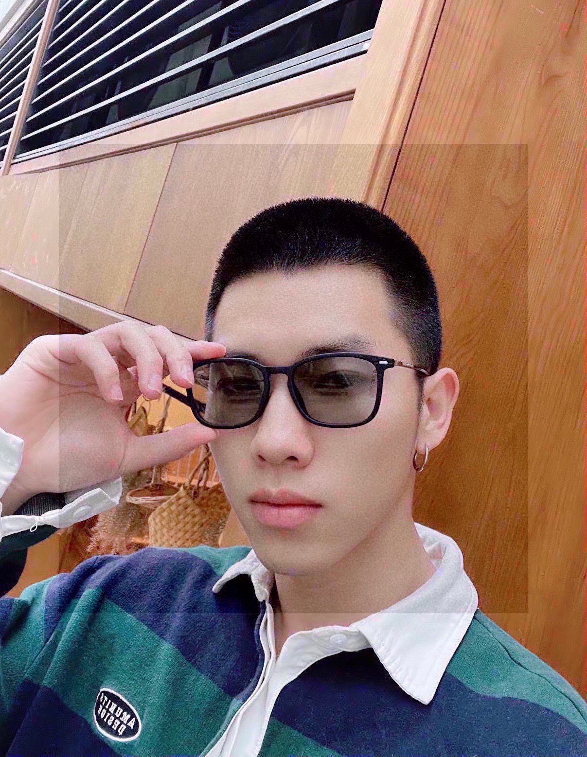 NO:364621,.Armani ARMANI Original single-quality men's and women's polarized sunglasses, high-definition Polaroid polarized lenses, plate printed logo temples. You can see the details that the master's handmade design is exquisite, high-end and atmospheric, suitable for travel. Number 8136 glasses sunglasses, glasses, armani, armani19860909.阿玛尼ARMANI 原单品质男士女士偏光太阳镜 材质高清宝丽来偏光镜片、板材印字logo镜腿.看细节就知道大师手工制作设计,做工精致,高端大气,适合旅游出行.编号8136眼镜墨镜太阳镜,眼镜,armani,armani,glasses