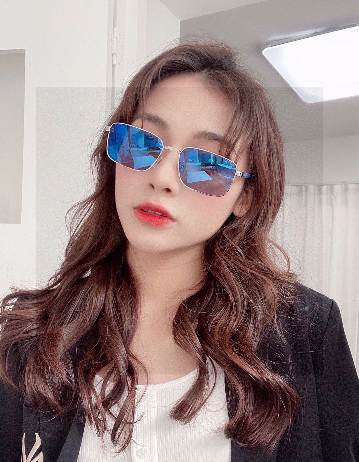 NO:364616,.Gucci original single quality polarized sunglasses for men and women, high-definition Polaroid polarized lenses, plate printed logo temples. Small frame exquisite sunglasses, you can see the details of the master's handmade design, exquisite workmanship, high-end and atmospheric, suitable for boys and girls to travel. Number 8112 glasses sunglasses, sunglasses, glasses, gucci19860909.古奇Gucci 原单品质男女同款偏光太阳镜 材质高清宝丽来偏光镜片、板材印字logo镜腿.小框精致太阳镜看细节就知道大师手工制作设计,做工精致,高端大气,适合男生女生旅游出行.编号8112眼镜墨镜太阳镜,眼镜,gucci,glasses