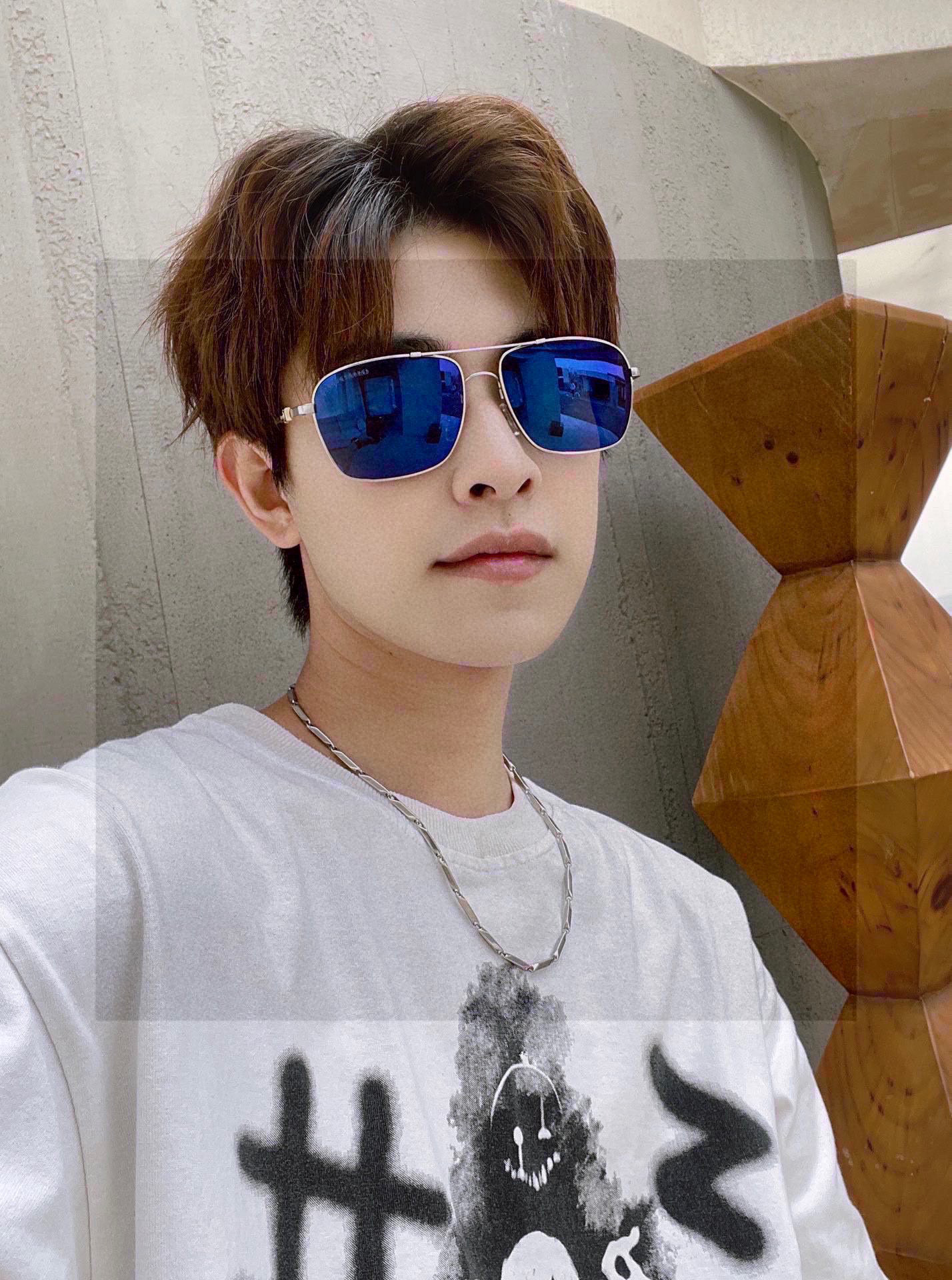 NO:371547,.New brand Croxin original single-quality men's polarized sunglasses, high-definition Polaroid polarized lenses, metal alloy logo temples. You can see the details that the master's handmade design is exquisite, high-end and atmospheric, suitable for travel. Number 8183 glasses sunglasses, glasses, chrome hearts19860909.新款品牌克罗心原单品质男士偏光太阳镜 材质高清宝丽来偏光镜片、金属合金logo镜腿.看细节就知道大师手工制作设计,做工精致,高端大气,适合旅游出行.编号8183眼镜墨镜太阳镜,眼镜,chrome hearts,glasses