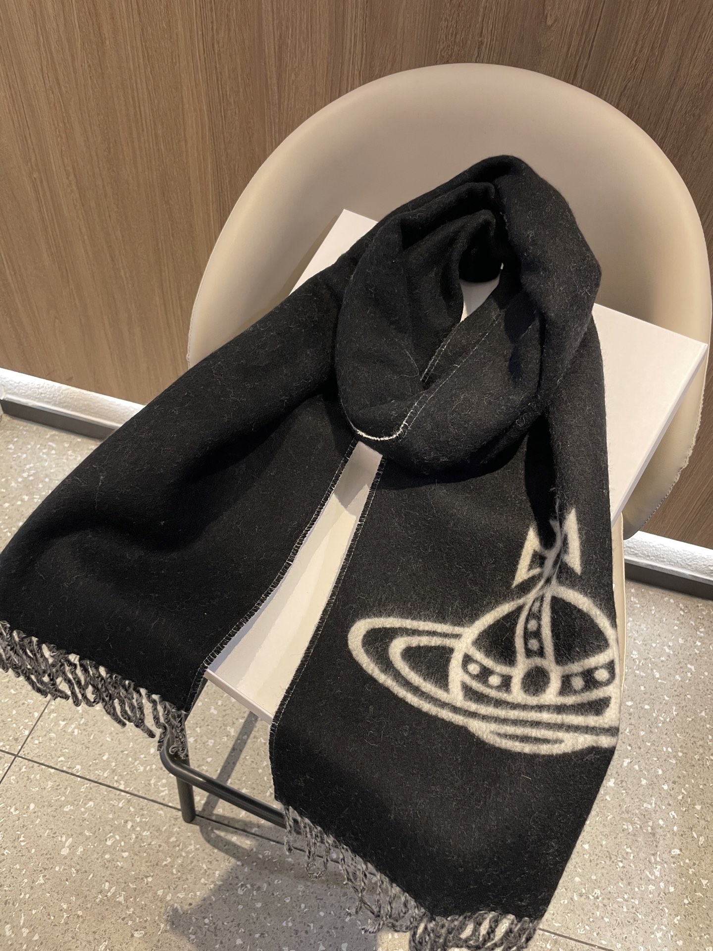 💟西太后超美新款双面围巾！超级推荐入手！质感好货！据说超难买哦！！做工非常精致，很有分量，我们的 格真的