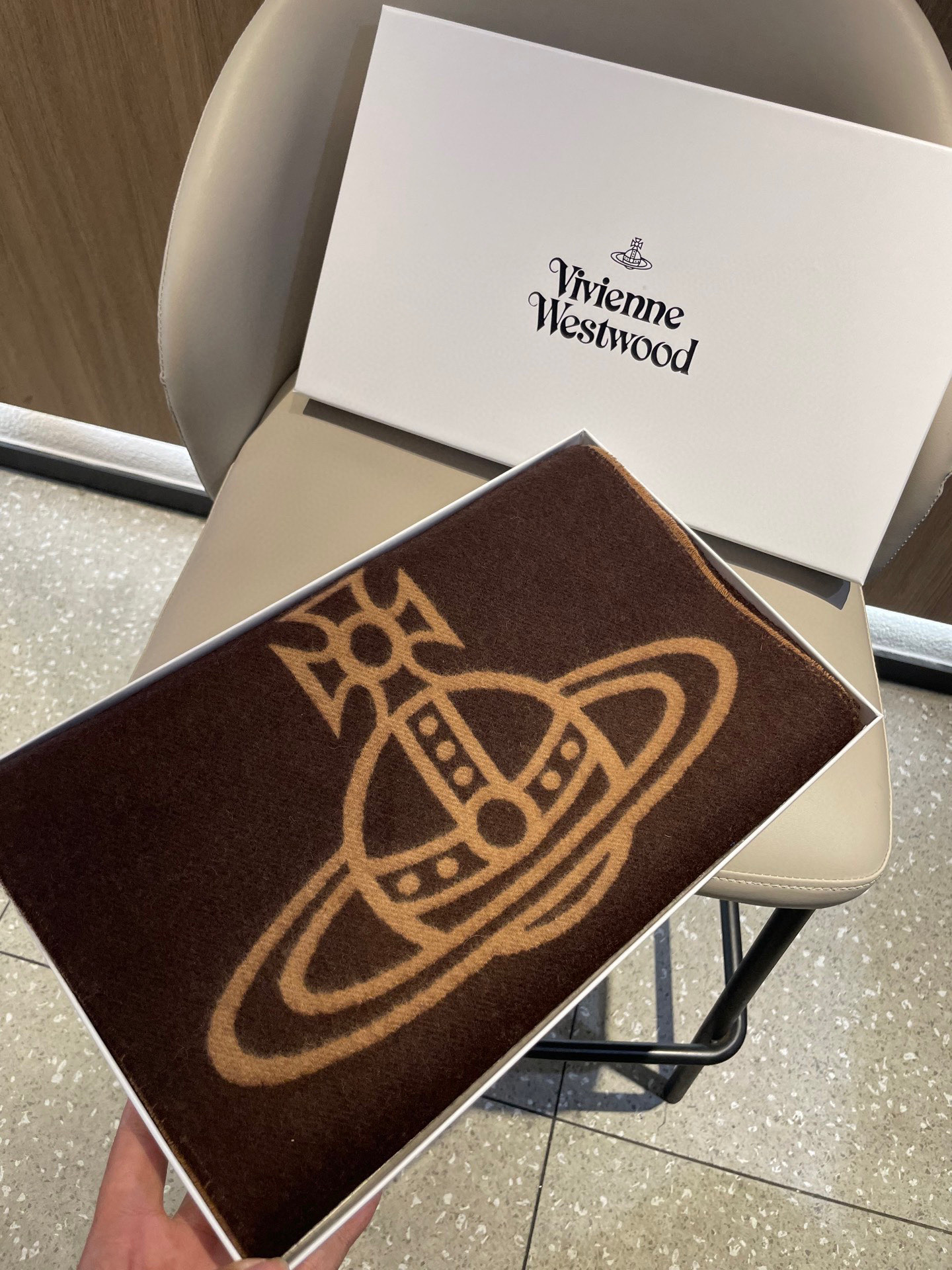 💟西太后超美新款双面围巾！超级推荐入手！质感好货！据说超难买哦！！做工非常精致，很有分量，我们的 格真的