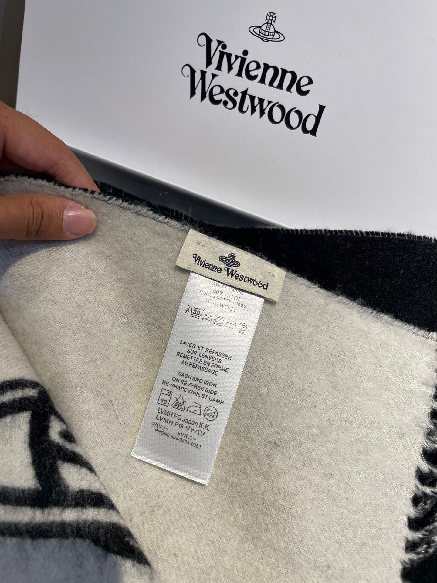 💟西太后超美新款双面围巾！超级推荐入手！质感好货！据说超难买哦！！做工非常精致，很有分量，我们的 格真的