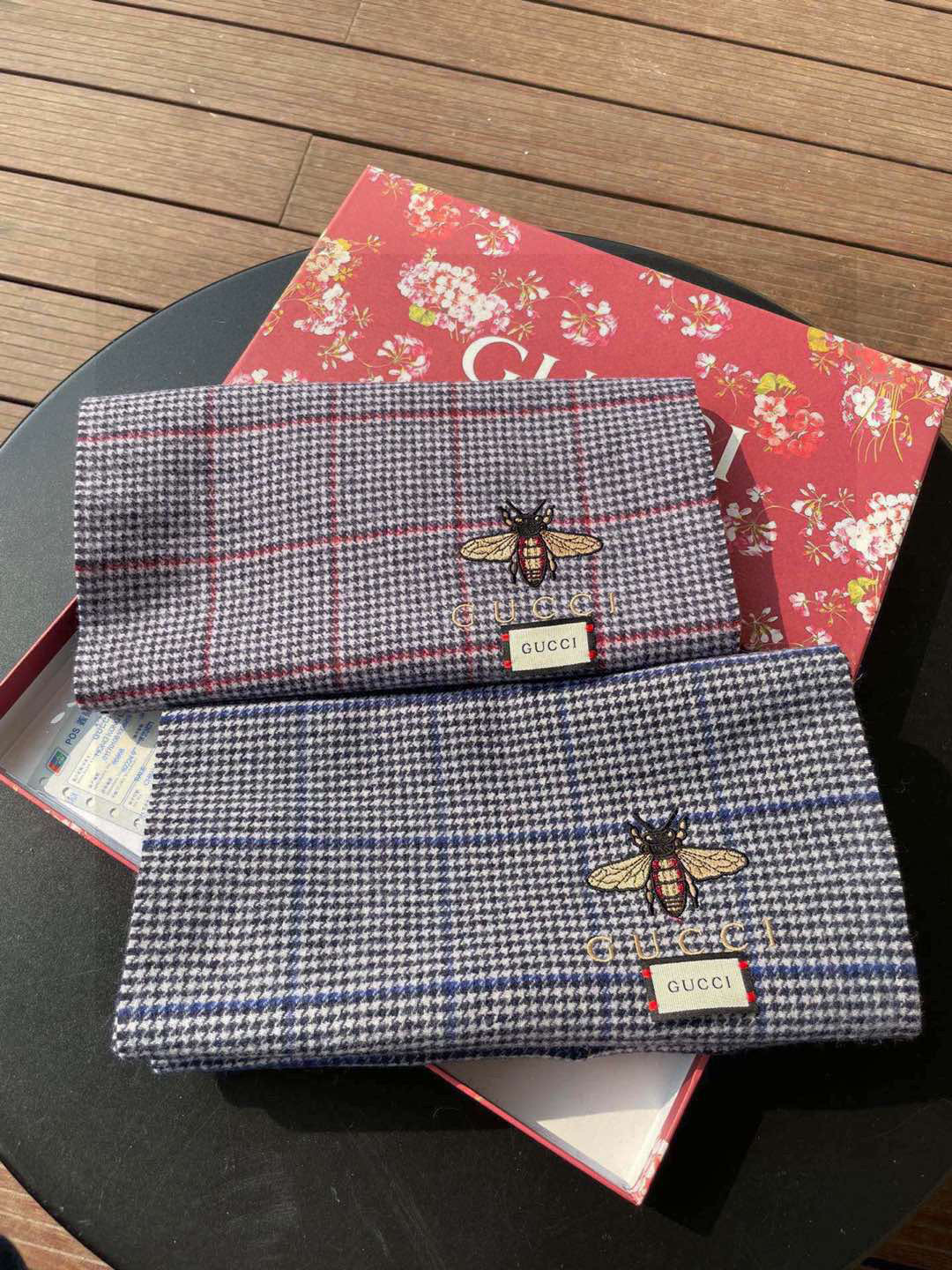 Gucci古奇羊毛围巾❗️官网发售！非常实用推荐款，限量的配色，男女围都特别好看！！两个配色。经典千鸟格