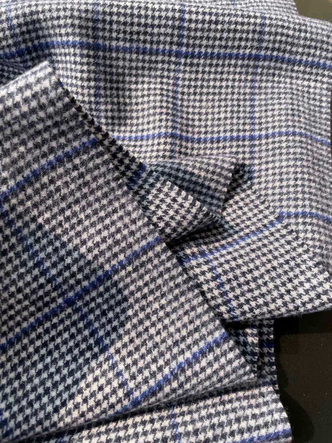 Gucci古奇羊毛围巾❗️官网发售！非常实用推荐款，限量的配色，男女围都特别好看！！两个配色。经典千鸟格