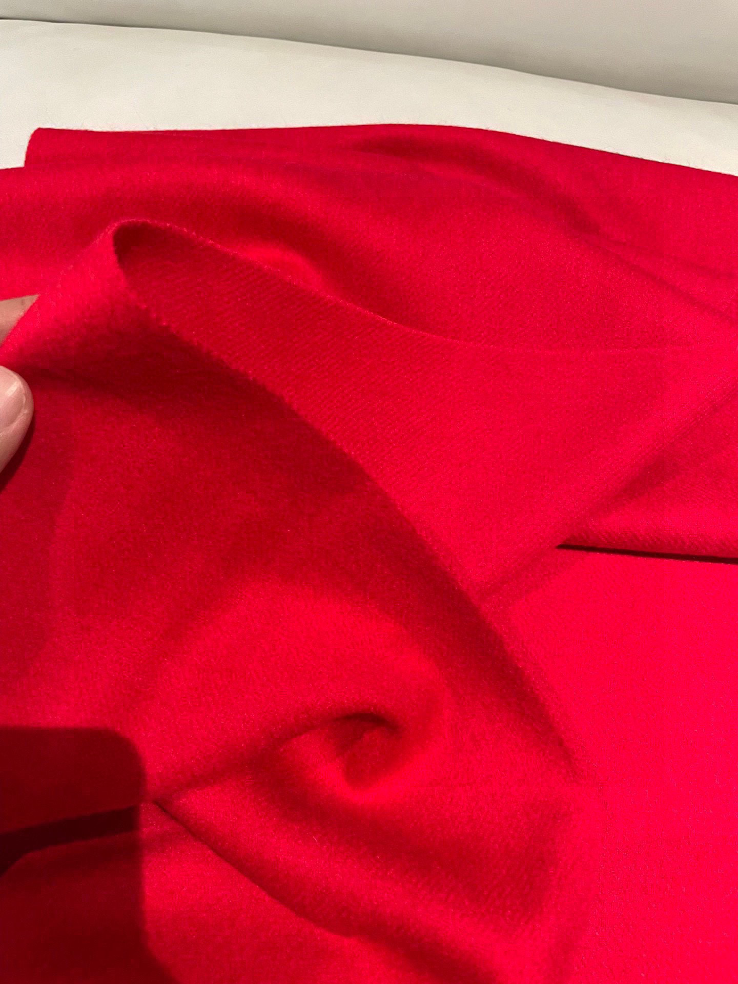 巴宝莉福利款❗️中国红年度最值百搭的款‼️看看这些色系就知道不是市场货啦，材质也等同专柜的100%羊🐏糕