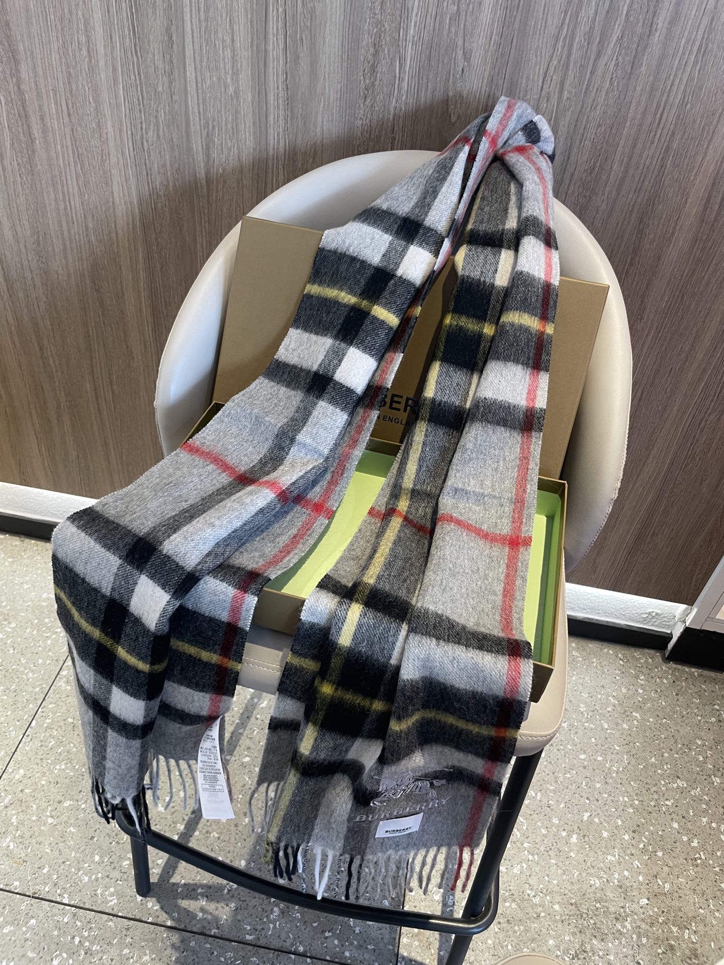 新款巴宝莉男士格子高级货❗️ 顶级出口尾单战马刺绣👍货不多，下手一定要快，真心美的让人非常非常心动 上身