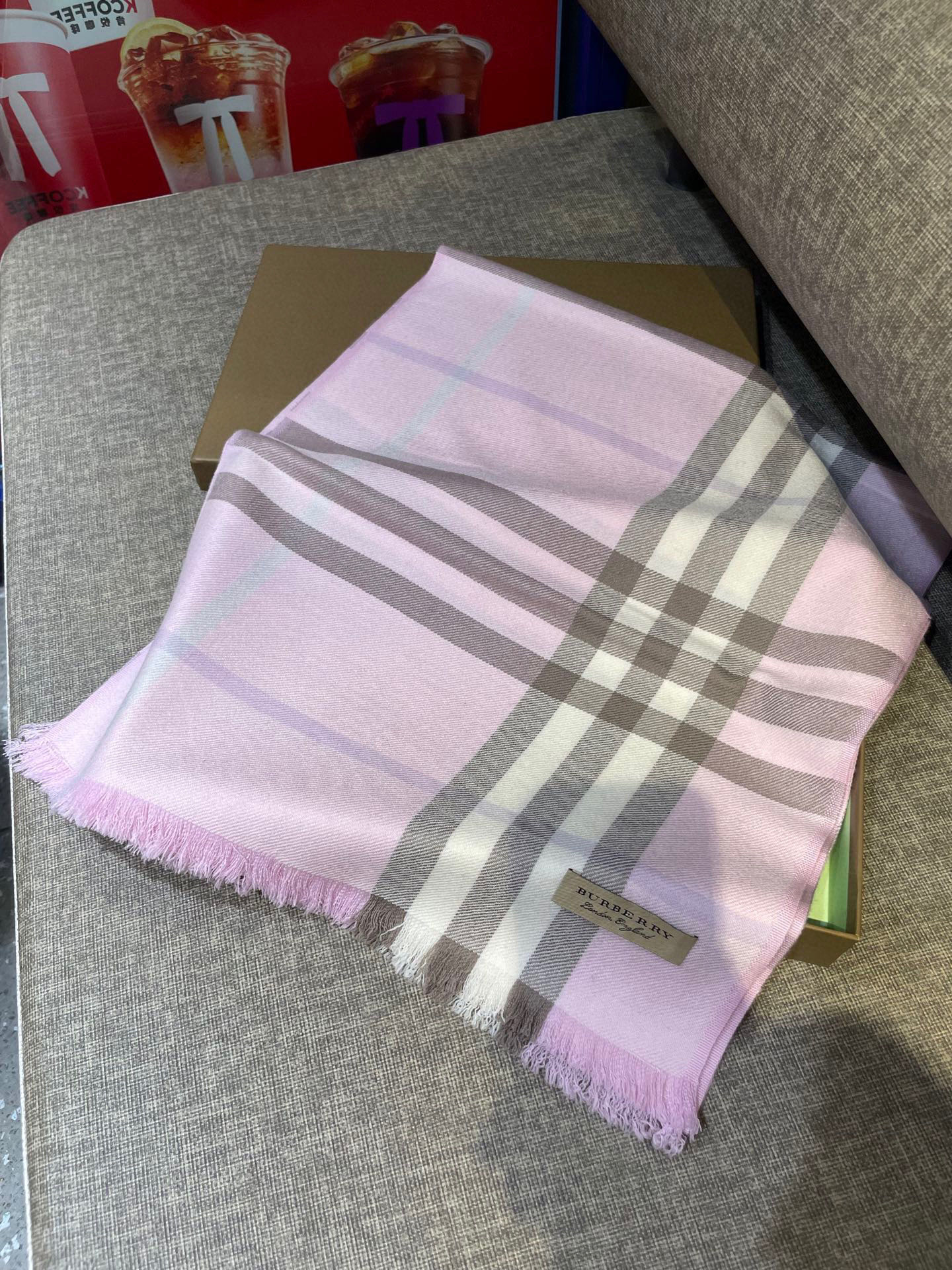 同步官网，巴宝莉经典时尚的情怀。日常时髦实用款】Burberry新款，真的无敌时髦百搭！！独有的格调，这