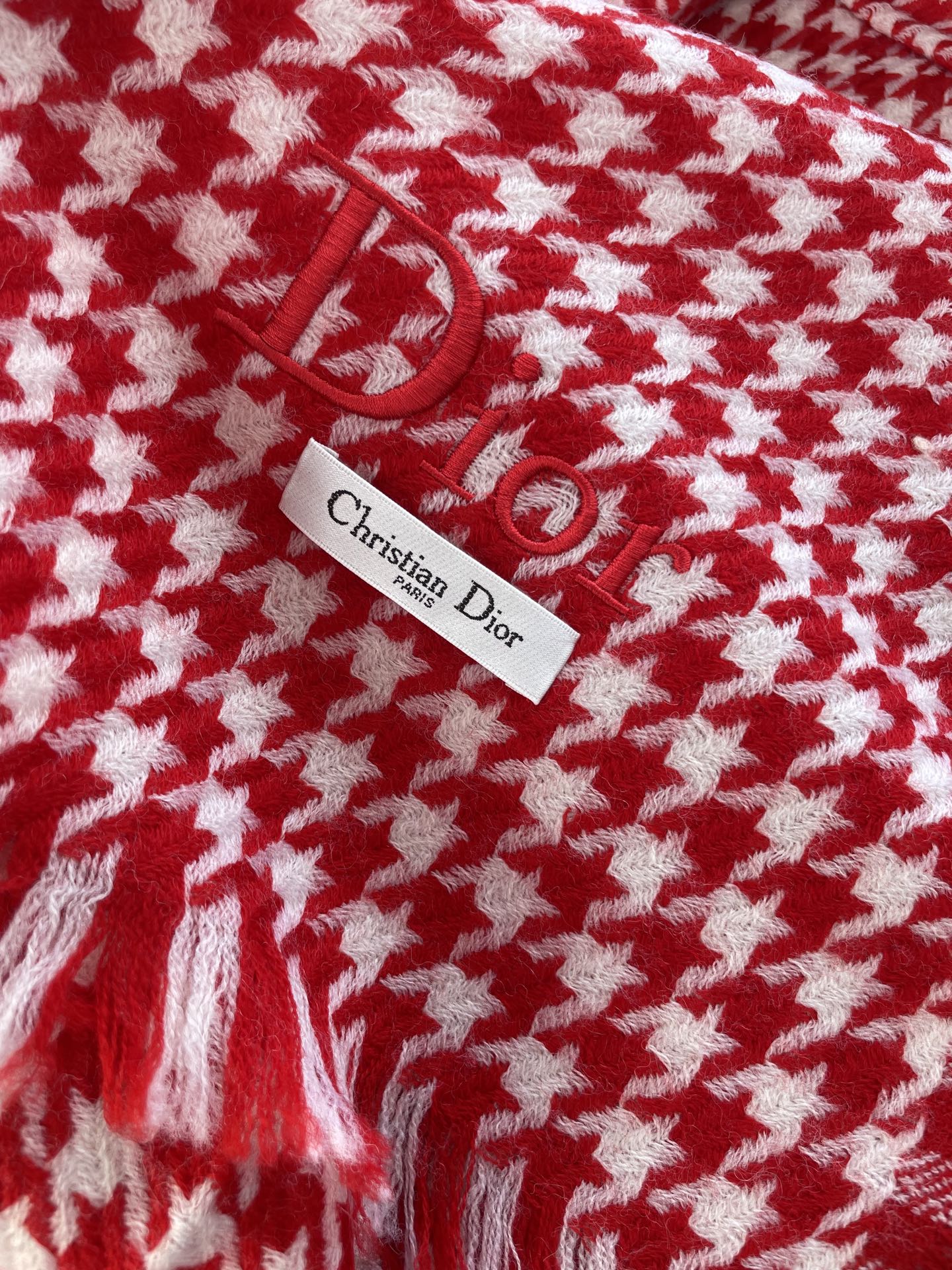 迪奥Dior尾单新款千鸟格拼色羊毛围巾，直接出欧洲的，正儿八经的正品订单…和大货一起出来，不用多流弊的文