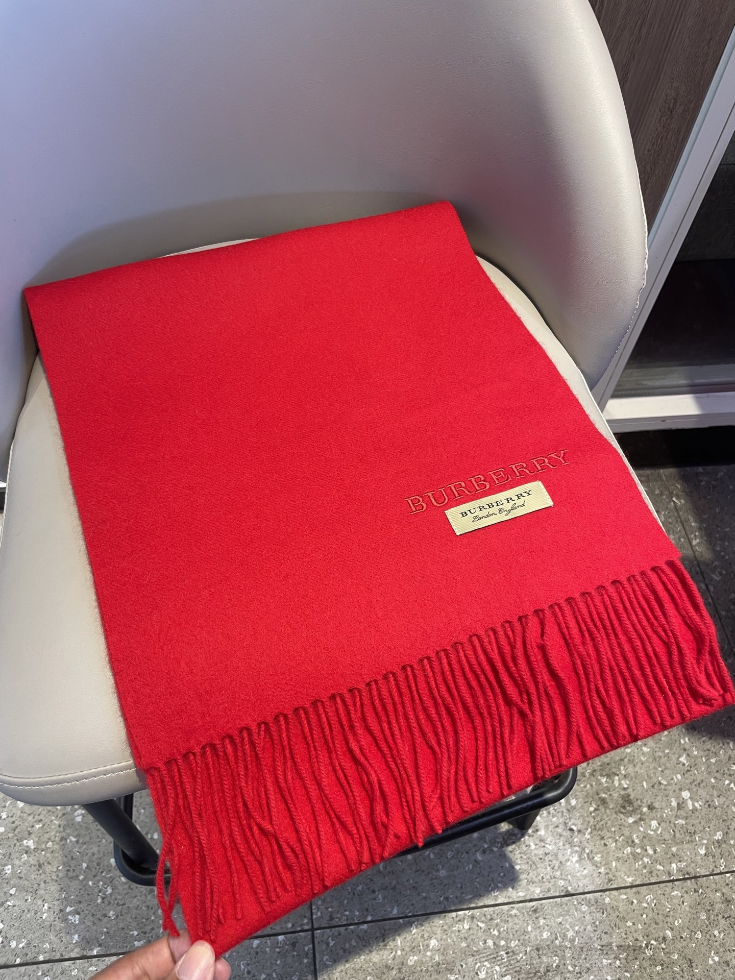 巴宝莉BURBERRY字母专柜款❗️ 顶级出口尾单刺绣👍货不多，下手一定要快，真心美的让人非常非常心动 