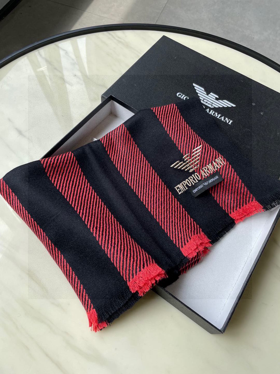 男款阿玛尼（Arman）小披肩且买且珍惜~~男款真的很少，一年也就出几款，都是出口订单所以比较难遇。男人