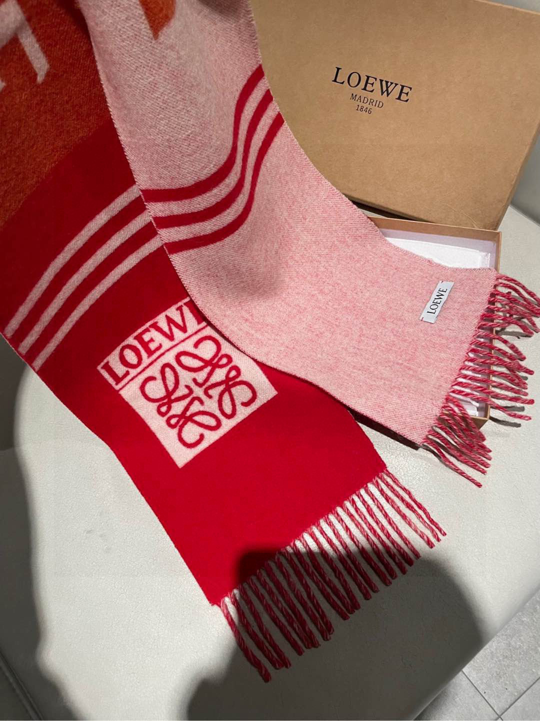 罗意威LOEWE原单尾货!重磅推荐‼️2024新款提花围巾 男女同款❗️✨✨低调的奢侈感❗️极品柔美精英