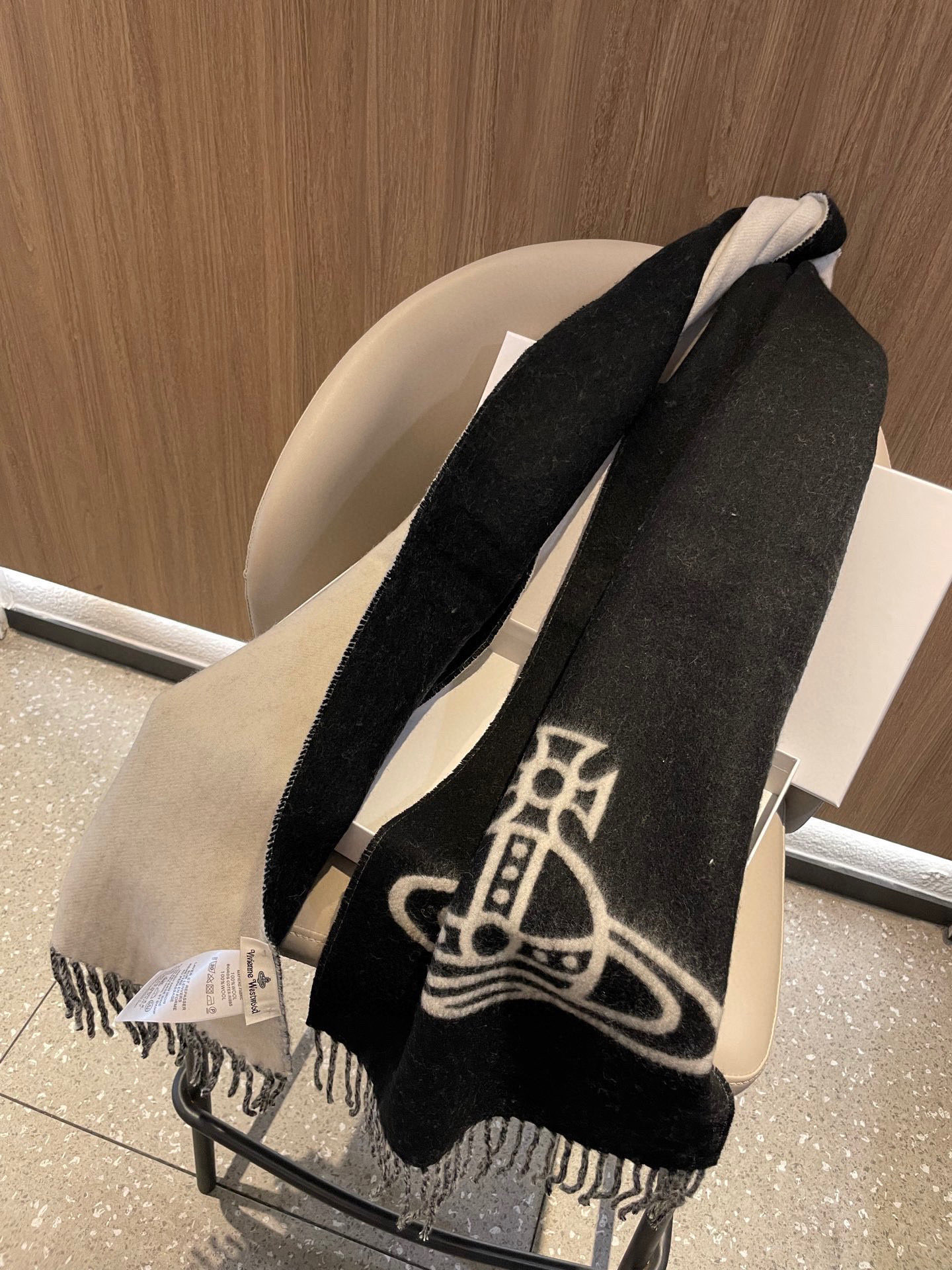 💟西太后超美新款双面围巾！超级推荐入手！质感好货！据说超难买哦！！做工非常精致，很有分量，我们的 格真的