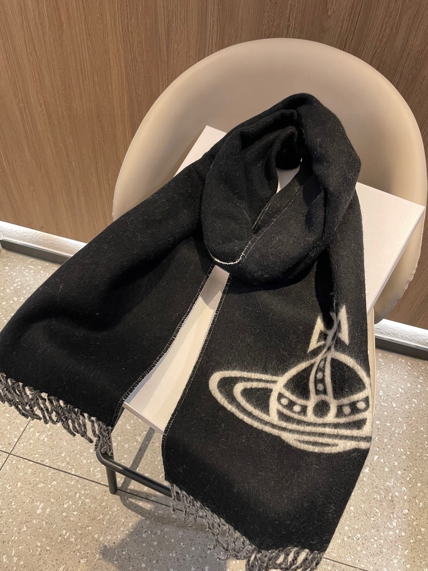 💟西太后超美新款双面围巾！超级推荐入手！质感好货！据说超难买哦！！做工非常精致，很有分量，我们的 格真的