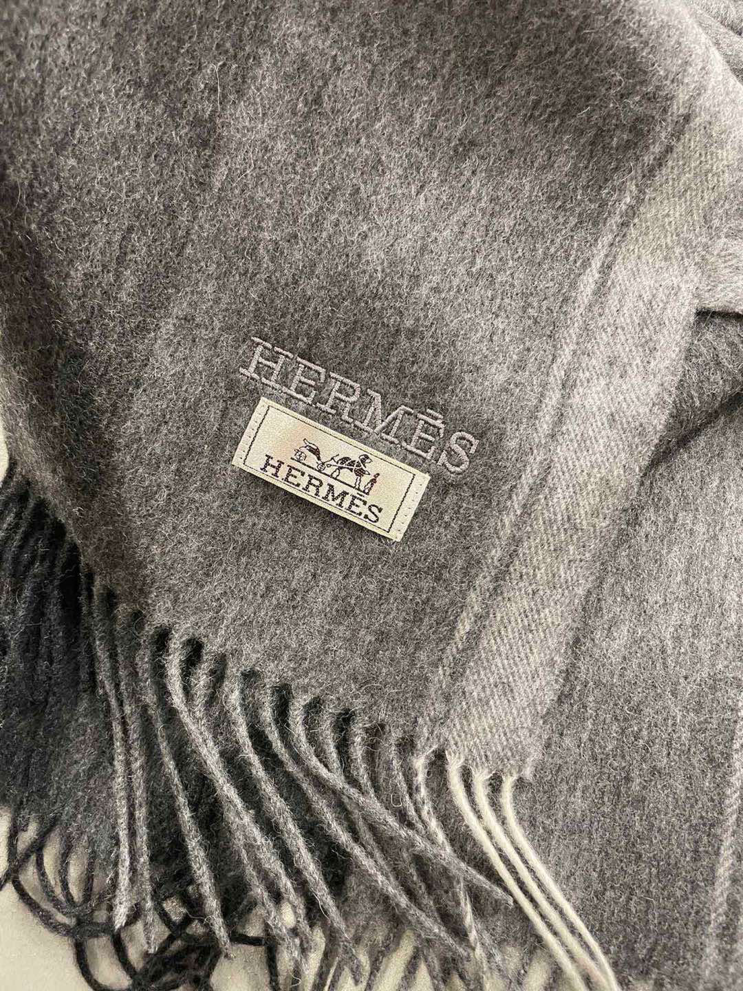 HERMFS【爱马仕】巴黎时装展采用蒙古高原细羊绒！手感满满地都是细腻的绒毛！这个价格绝对百分之百的实惠