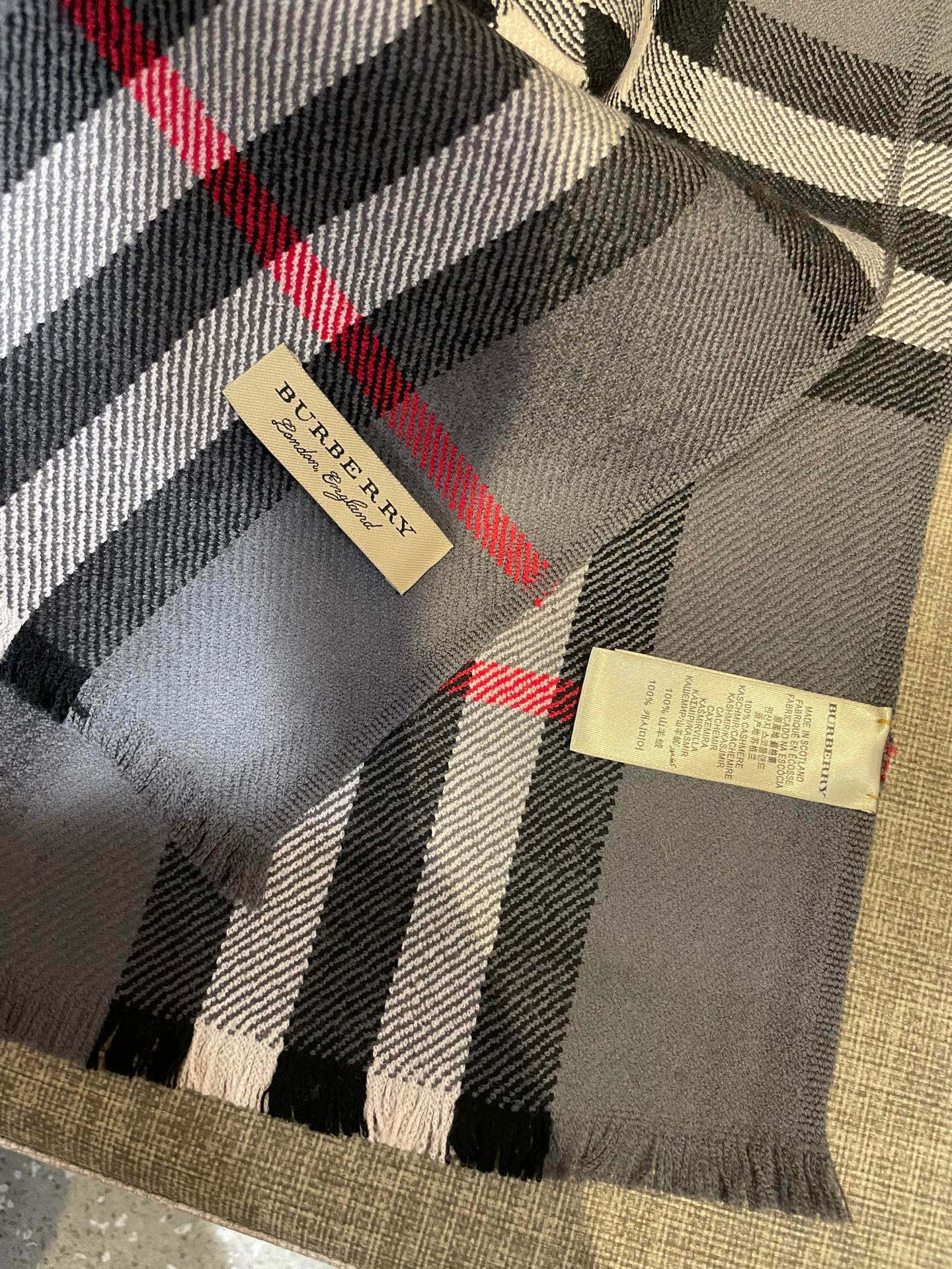 同步官网，巴宝莉经典时尚的情怀。日常时髦实用款】Burberry新款，真的无敌时髦百搭！！独有的格调，这