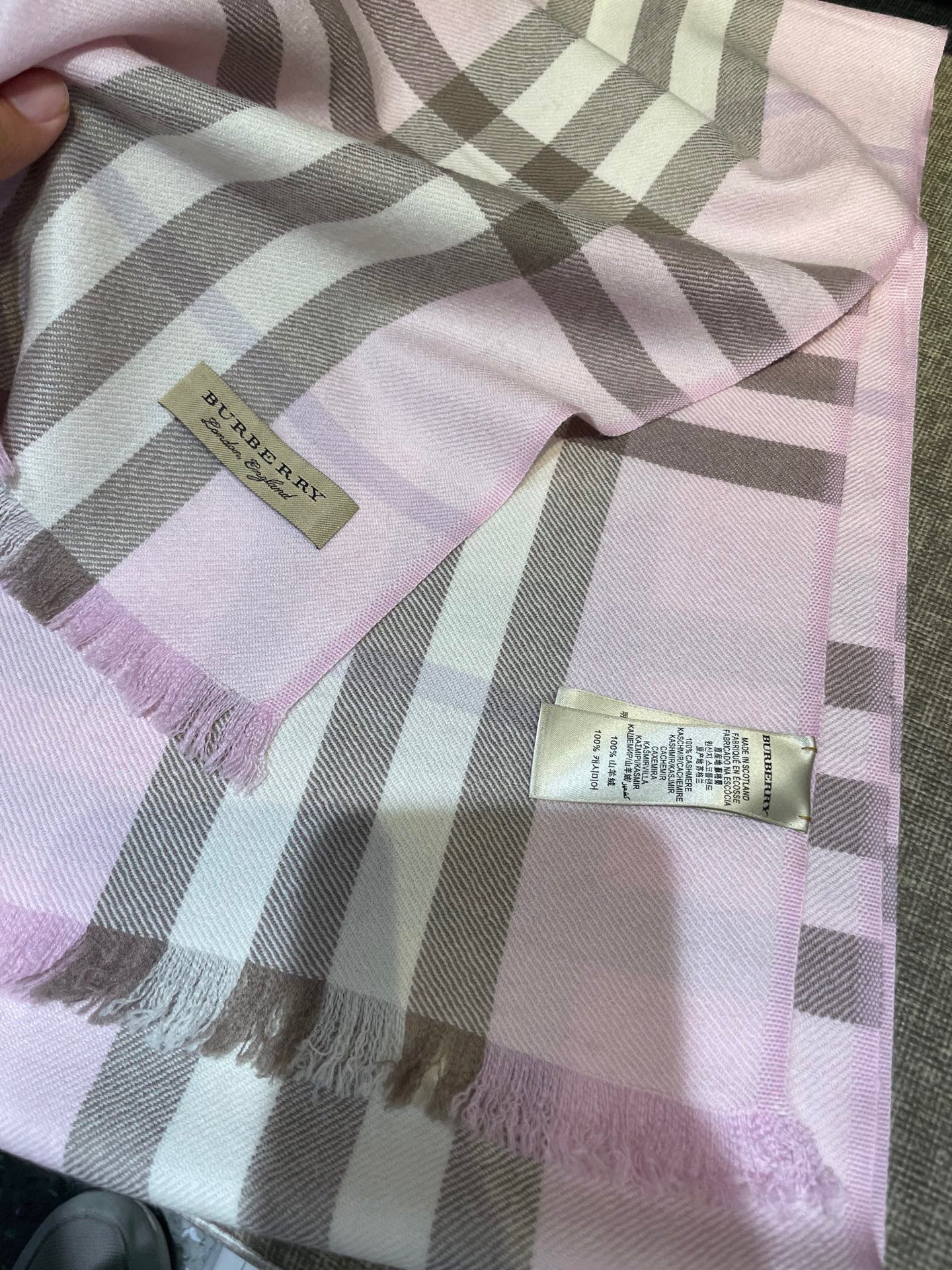 同步官网，巴宝莉经典时尚的情怀。日常时髦实用款】Burberry新款，真的无敌时髦百搭！！独有的格调，这