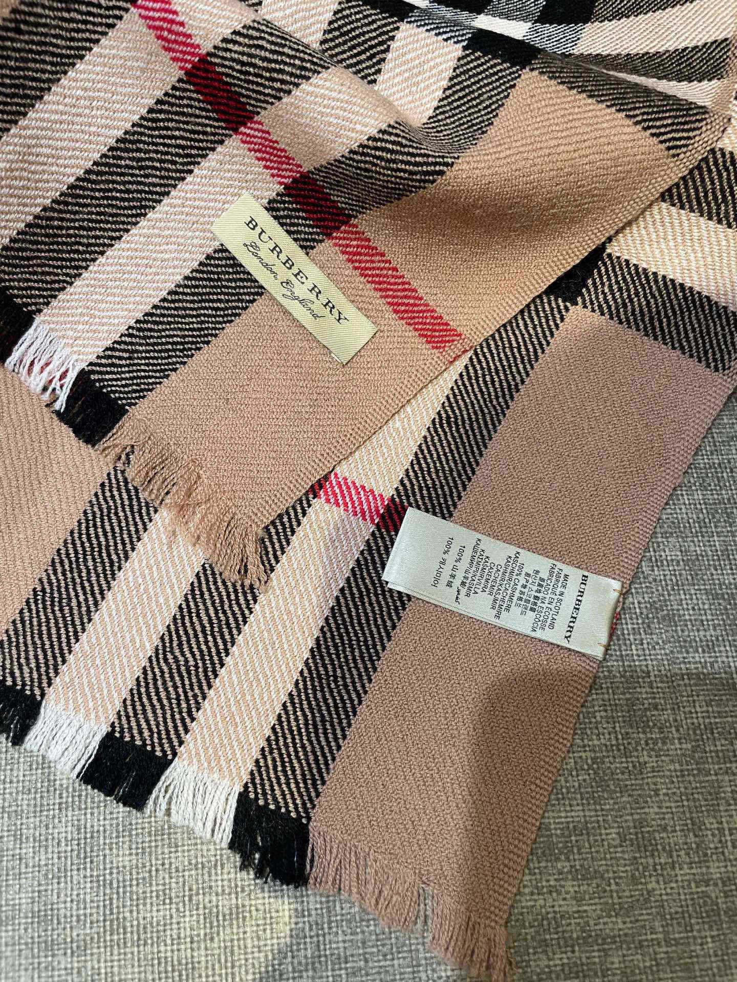 同步官网，巴宝莉经典时尚的情怀。日常时髦实用款】Burberry新款，真的无敌时髦百搭！！独有的格调，这