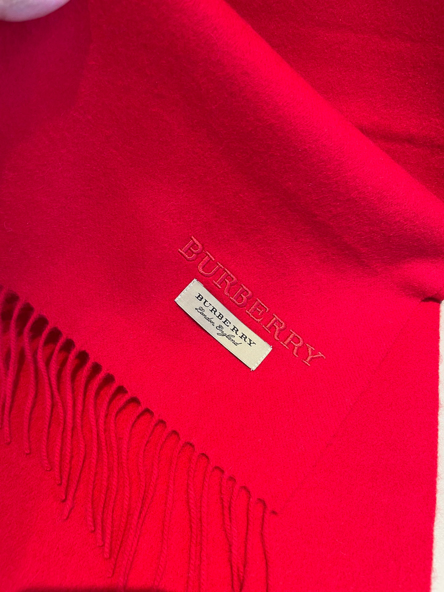 巴宝莉BURBERRY字母专柜款❗️ 顶级出口尾单刺绣👍货不多，下手一定要快，真心美的让人非常非常心动 