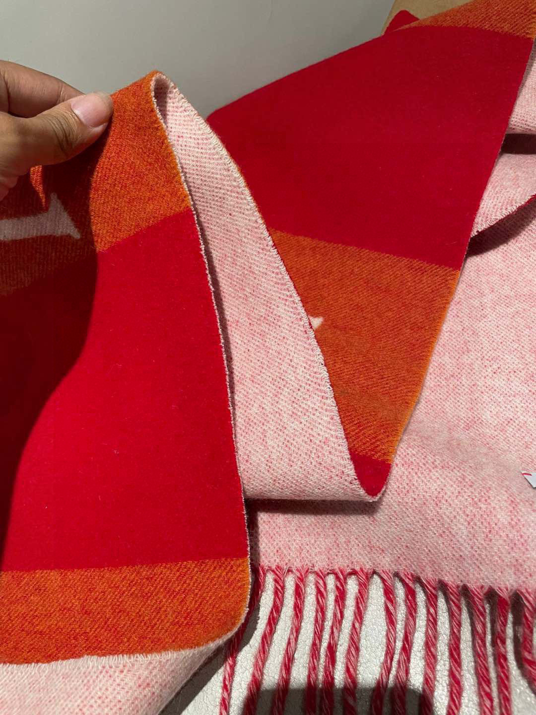 罗意威LOEWE原单尾货！重磅推荐‼️2024新款提花围巾 男女同款❗️✨✨低调的奢侈感❗️极品柔美精英