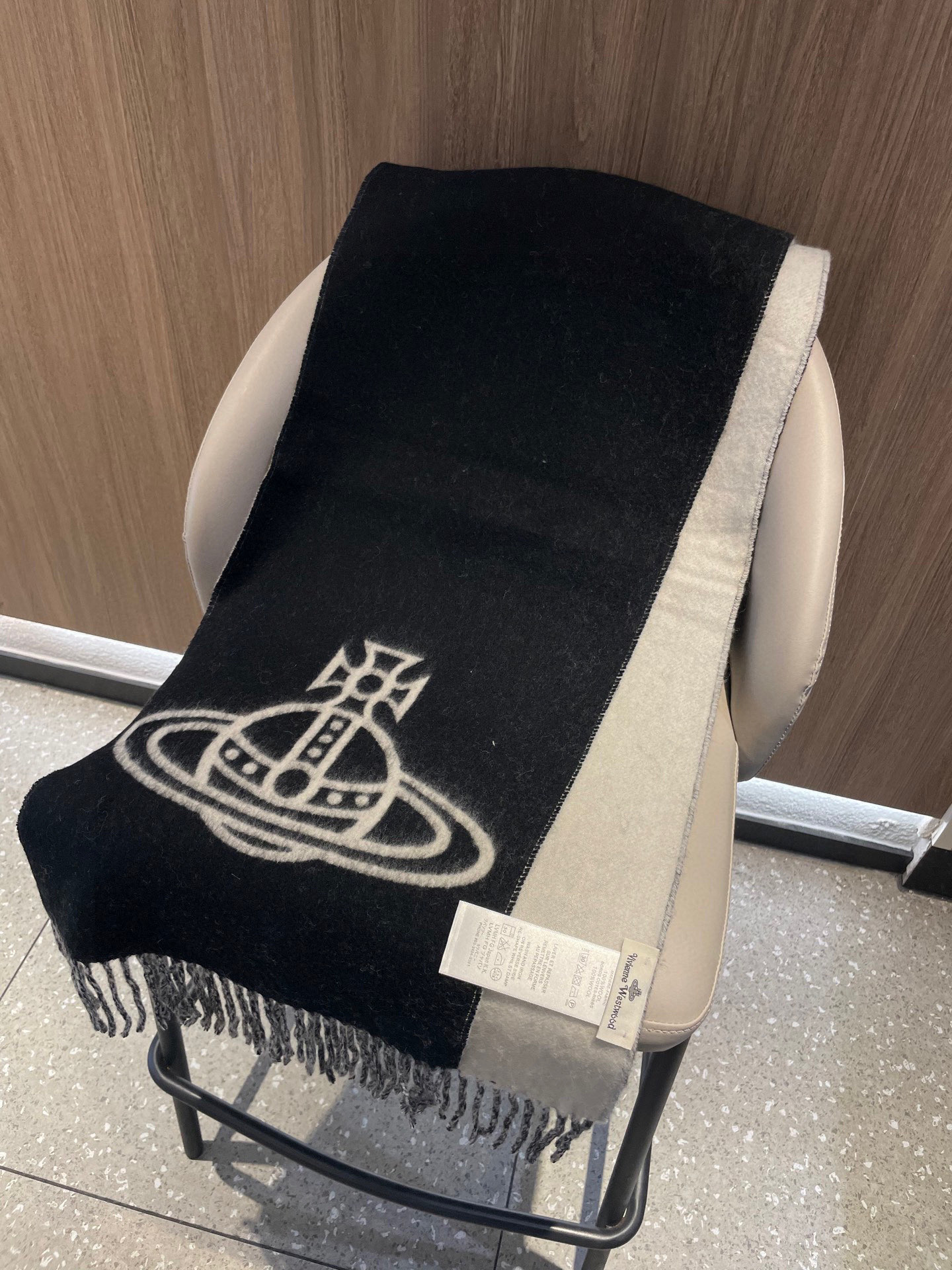 💟西太后超美新款双面围巾！超级推荐入手！质感好货！据说超难买哦！！做工非常精致，很有分量，我们的 格真的