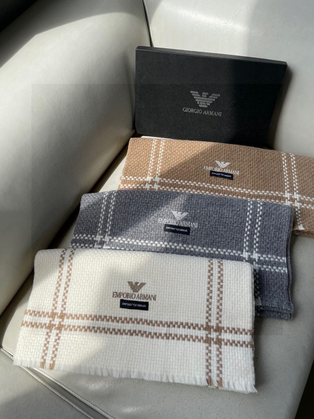 男款条纹格阿玛尼（Arman）披肩且买且珍惜~~男款真的很少，一年也就出几款，都是出口订单所以比较难遇。