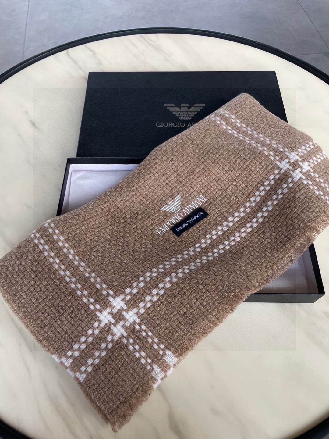 男款条纹格阿玛尼（Arman）披肩且买且珍惜~~男款真的很少，一年也就出几款，都是出口订单所以比较难遇。