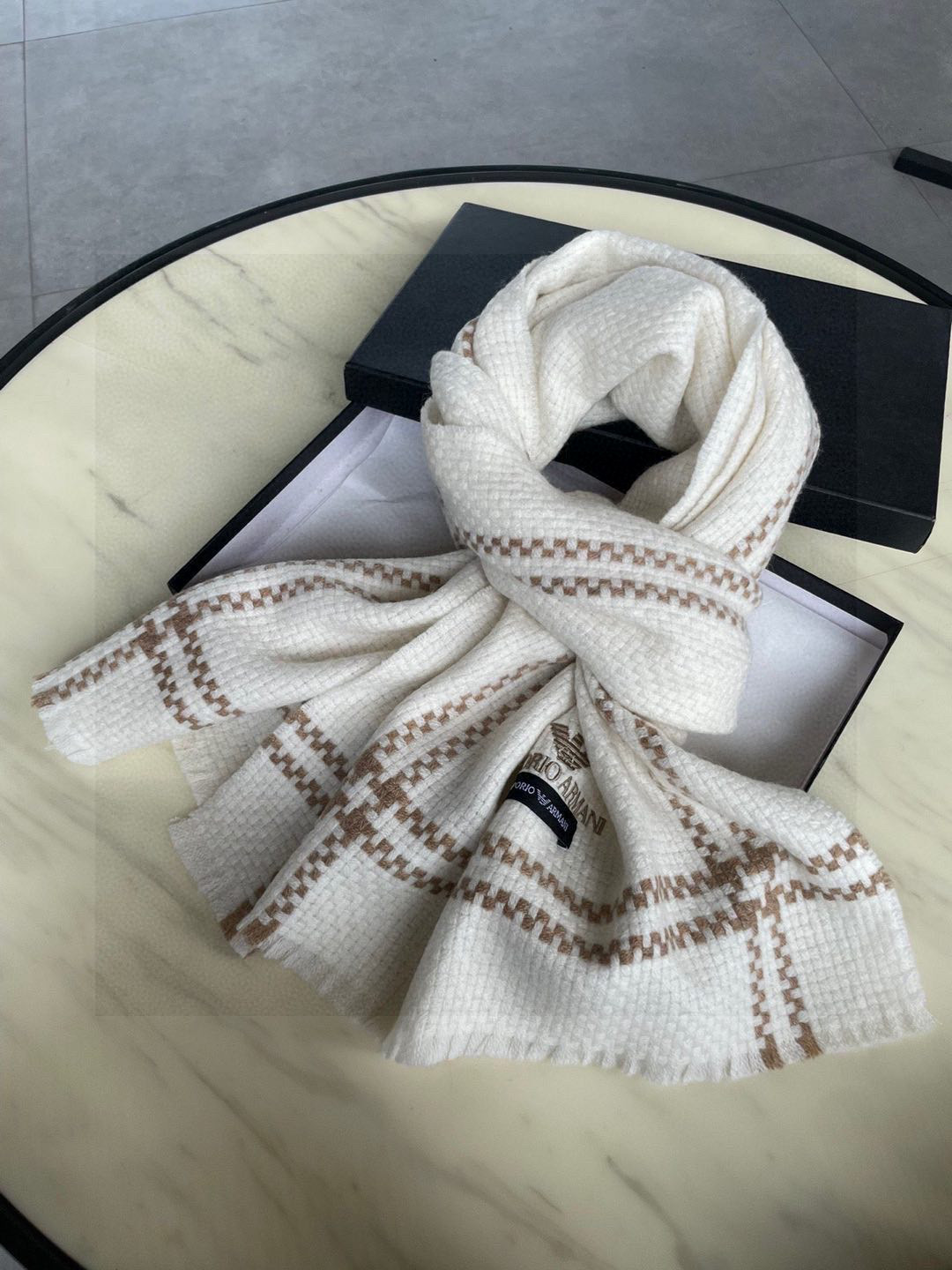 男款条纹格阿玛尼（Arman）披肩且买且珍惜~~男款真的很少，一年也就出几款，都是出口订单所以比较难遇。