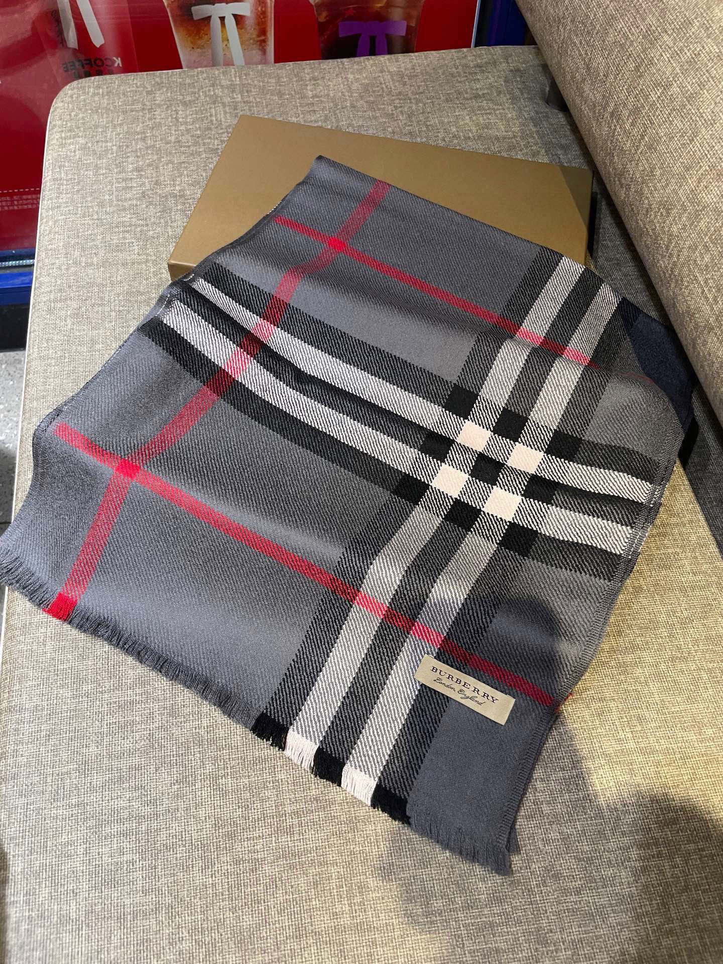 同步官网，巴宝莉经典时尚的情怀。日常时髦实用款】Burberry新款，真的无敌时髦百搭！！独有的格调，这