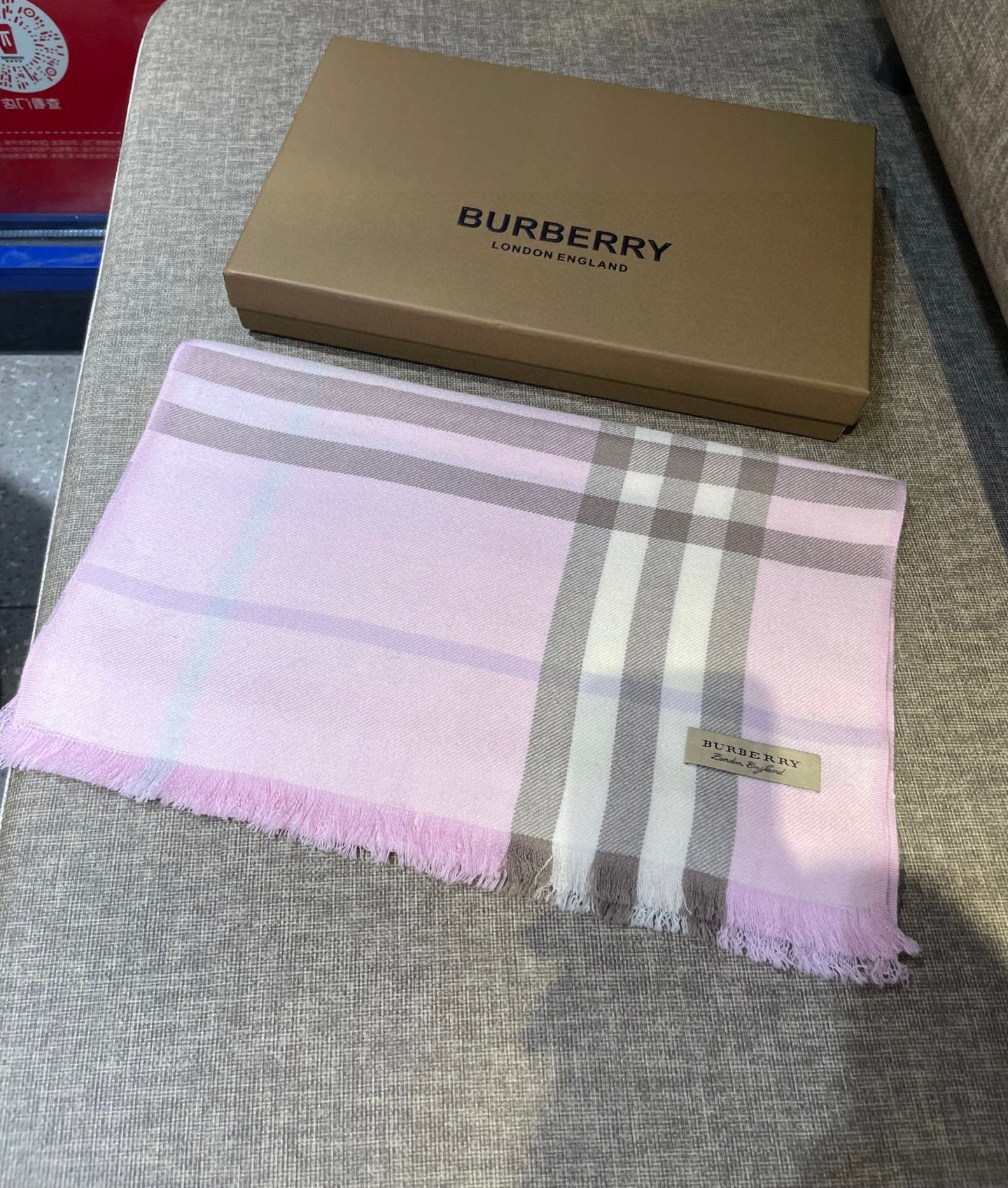 同步官网，巴宝莉经典时尚的情怀。日常时髦实用款】Burberry新款，真的无敌时髦百搭！！独有的格调，这