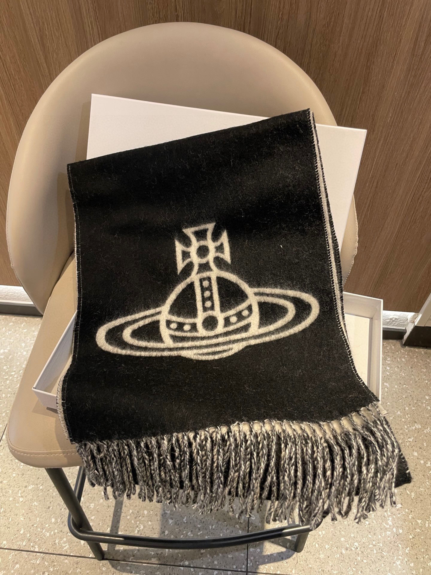 💟西太后超美新款双面围巾！超级推荐入手！质感好货！据说超难买哦！！做工非常精致，很有分量，我们的 格真的