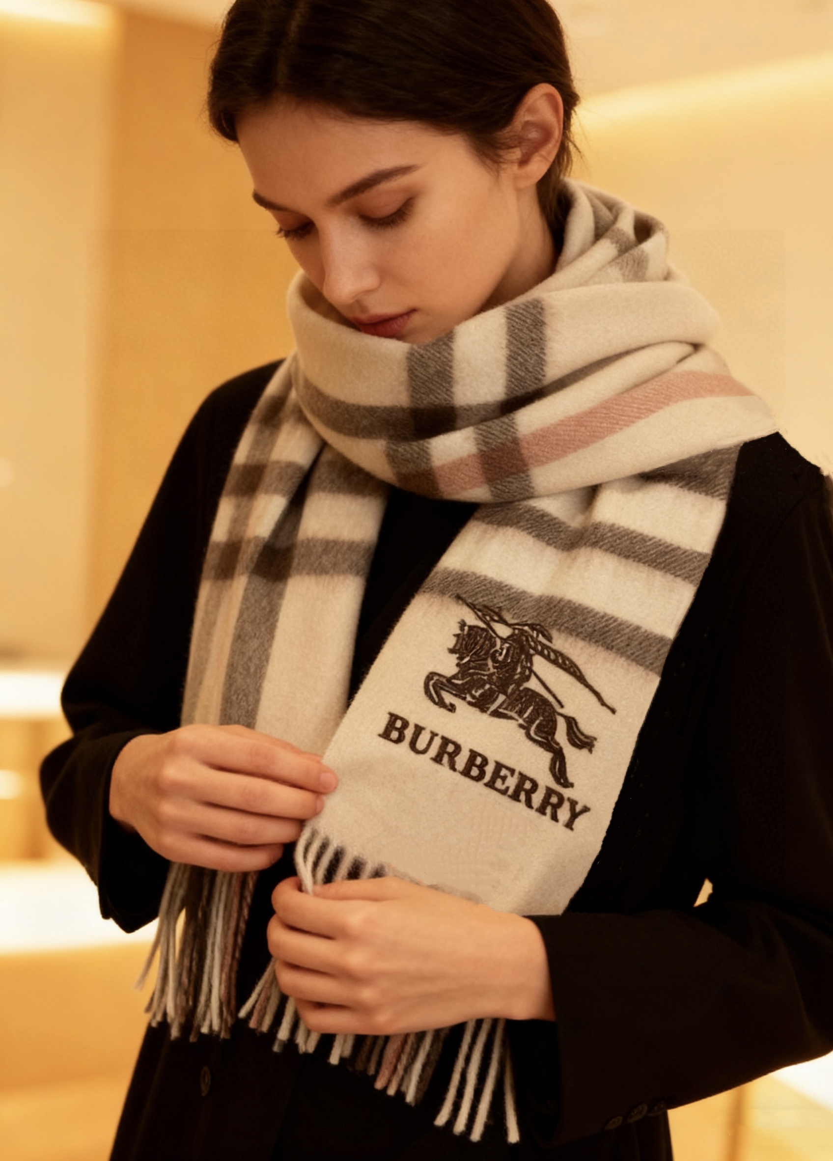 新款巴宝莉高品质进口羊绒围巾 惊爆上架 海外专柜最新男士女士情侣 羊绒围巾国内专柜都没上架 从款式到面料