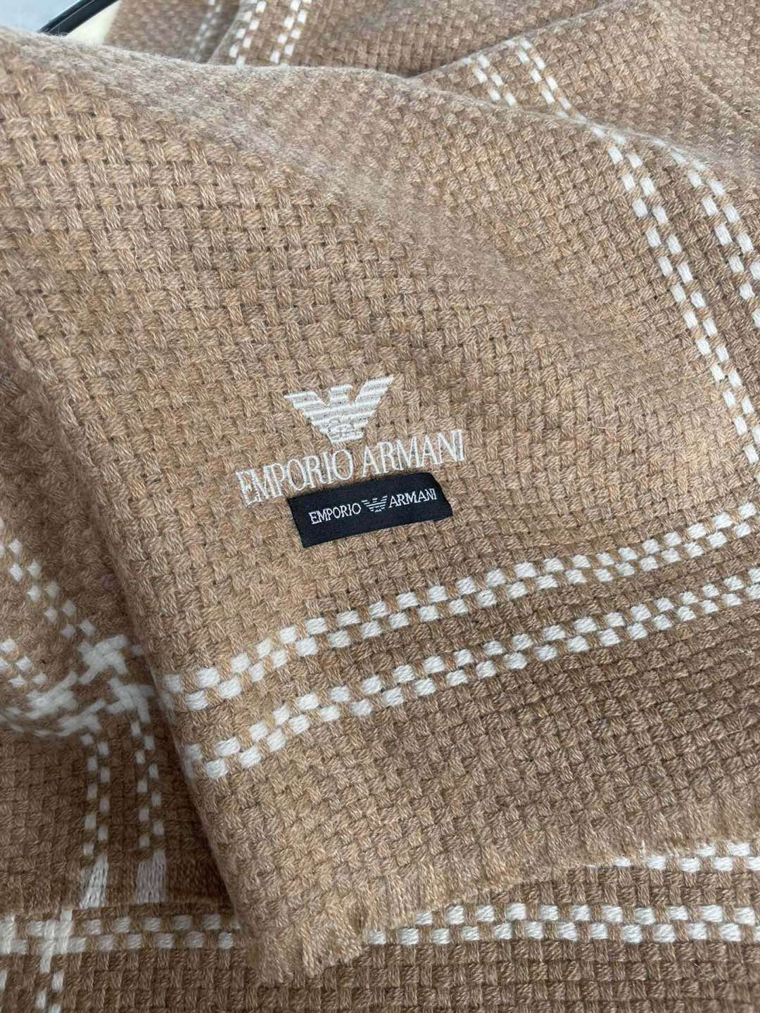 男款条纹格阿玛尼（Arman）披肩且买且珍惜~~男款真的很少，一年也就出几款，都是出口订单所以比较难遇。