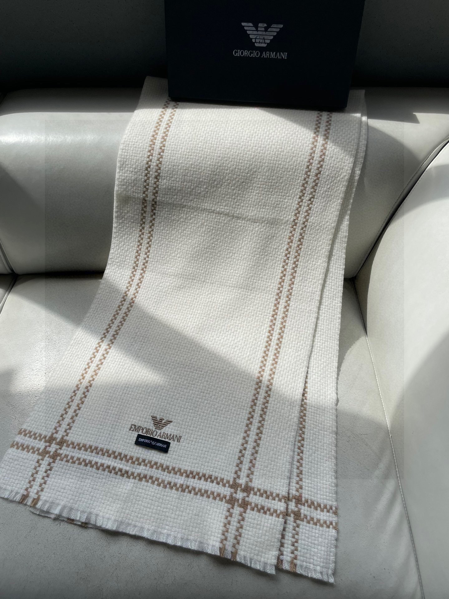 男款条纹格阿玛尼（Arman）披肩且买且珍惜~~男款真的很少，一年也就出几款，都是出口订单所以比较难遇。