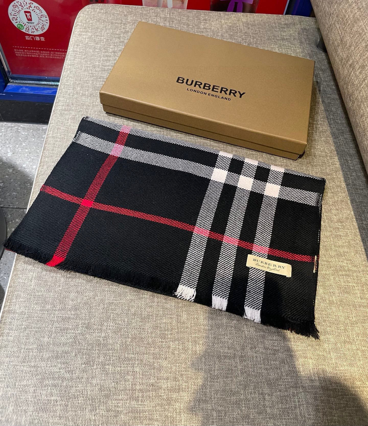 同步官网，巴宝莉经典时尚的情怀。日常时髦实用款】Burberry新款，真的无敌时髦百搭！！独有的格调，这