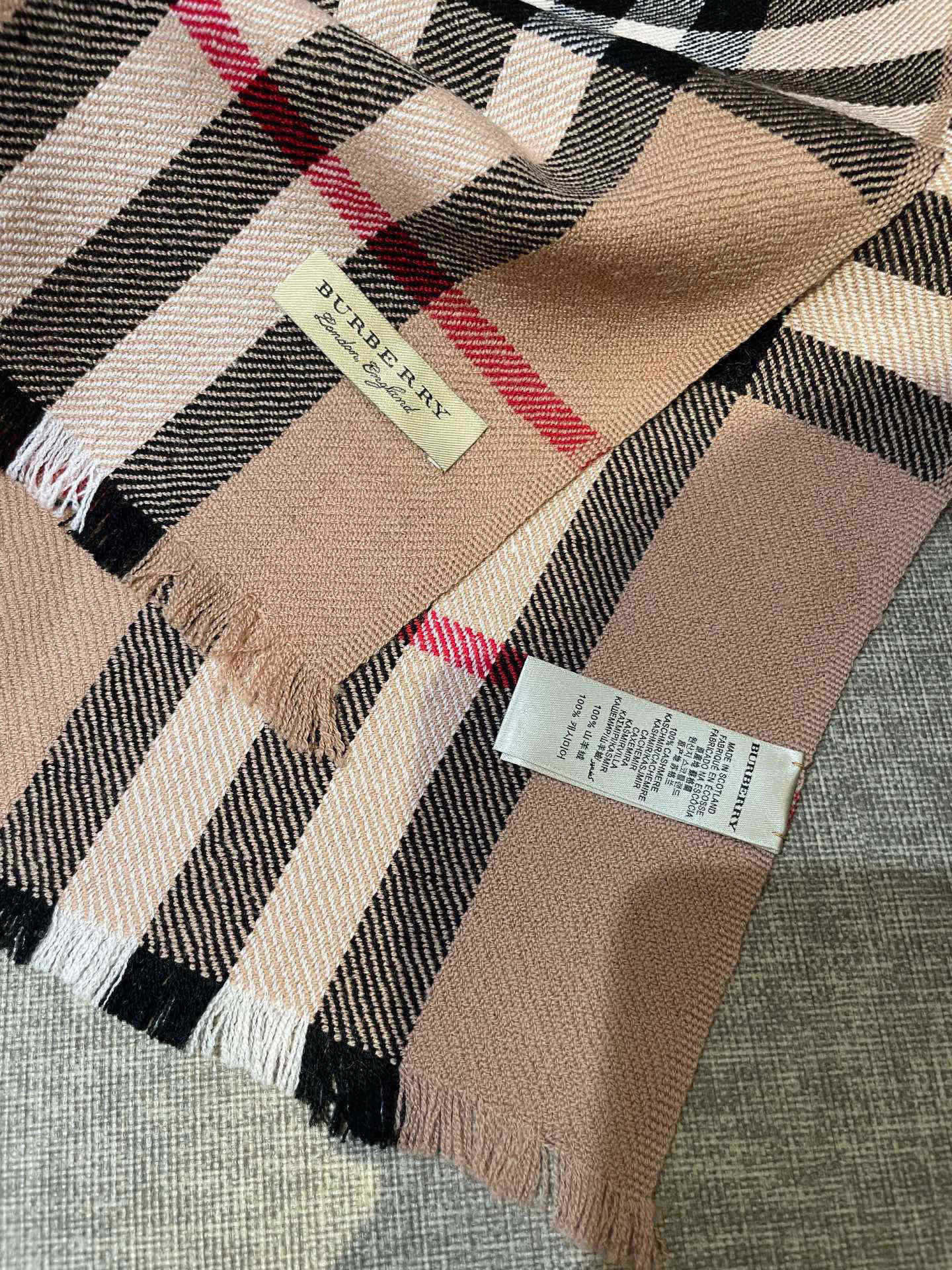 同步官网，巴宝莉经典时尚的情怀。日常时髦实用款】Burberry新款，真的无敌时髦百搭！！独有的格调，这