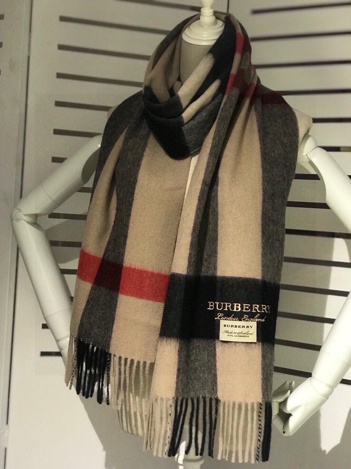 巴宝莉 高品质进口羊绒字母logo刺绣围巾 惊爆上架 海外专柜最新男士女士情侣 羊绒围巾 国内专柜都没上