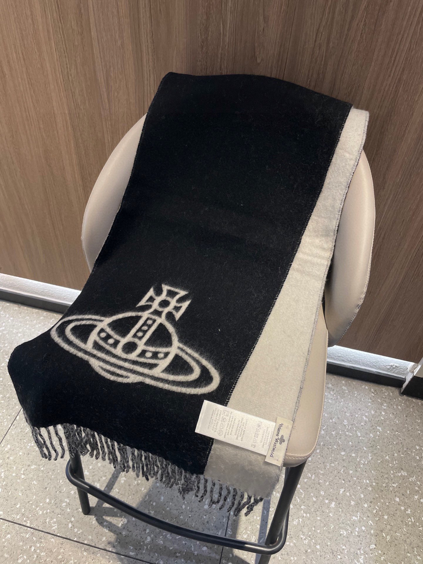 💟西太后超美新款双面围巾！超级推荐入手！质感好货！据说超难买哦！！做工非常精致，很有分量，我们的 格真的