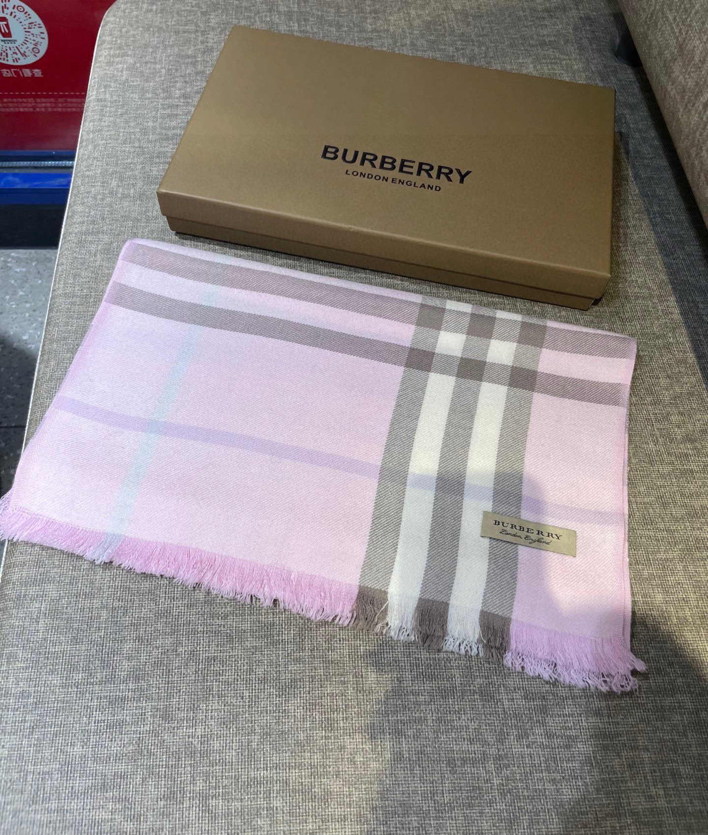 同步官网，巴宝莉经典时尚的情怀。日常时髦实用款】Burberry新款，真的无敌时髦百搭！！独有的格调，这