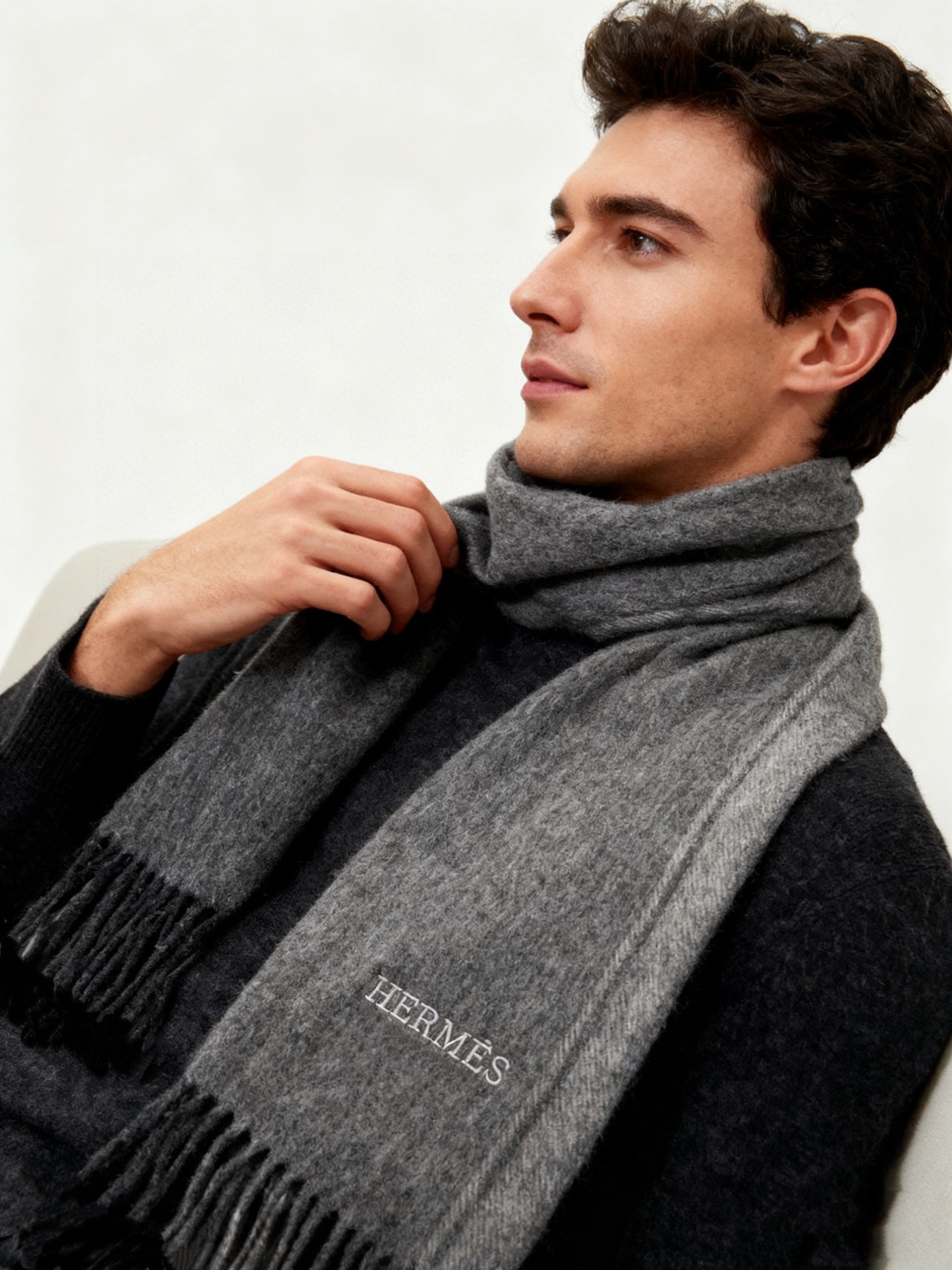 HERMFS【爱马仕】巴黎时装展采用蒙古高原细羊绒！手感满满地都是细腻的绒毛！这个价格绝对百分之百的实惠