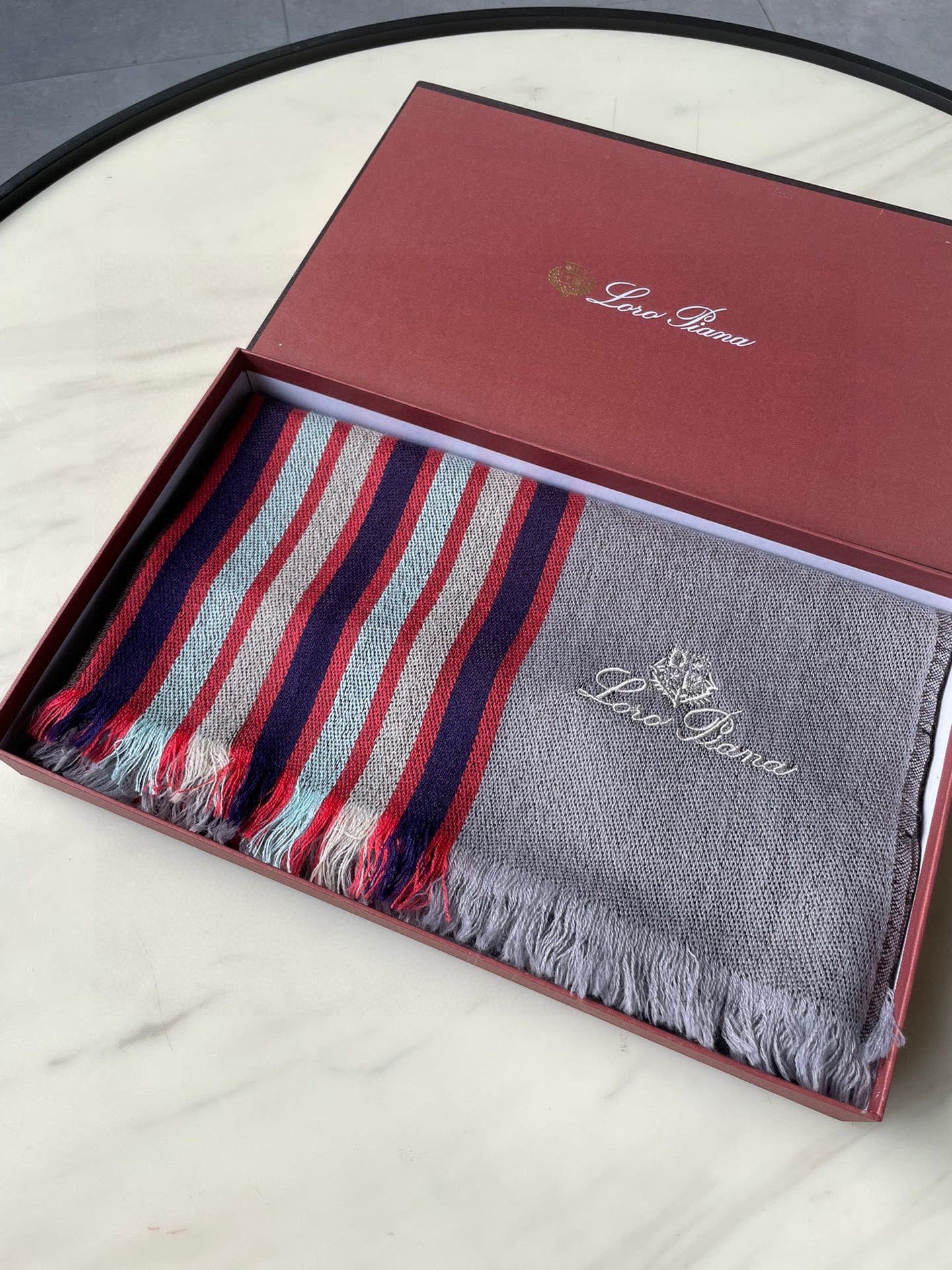 意大利🇮🇹奢侈品牌 💯🎆loro Pianna 皮安娜 设计新贵 以简洁大气的款式著名 📿📿正儿八经的正