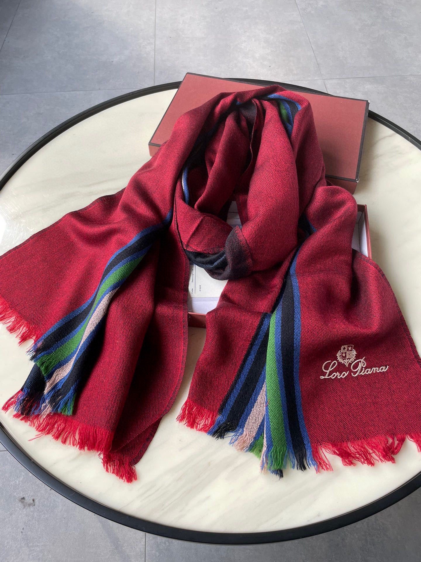 意大利🇮🇹奢侈品牌 💯🎆loro Pianna 皮安娜 设计新贵 以简洁大气的款式著名 📿📿正儿八经的正