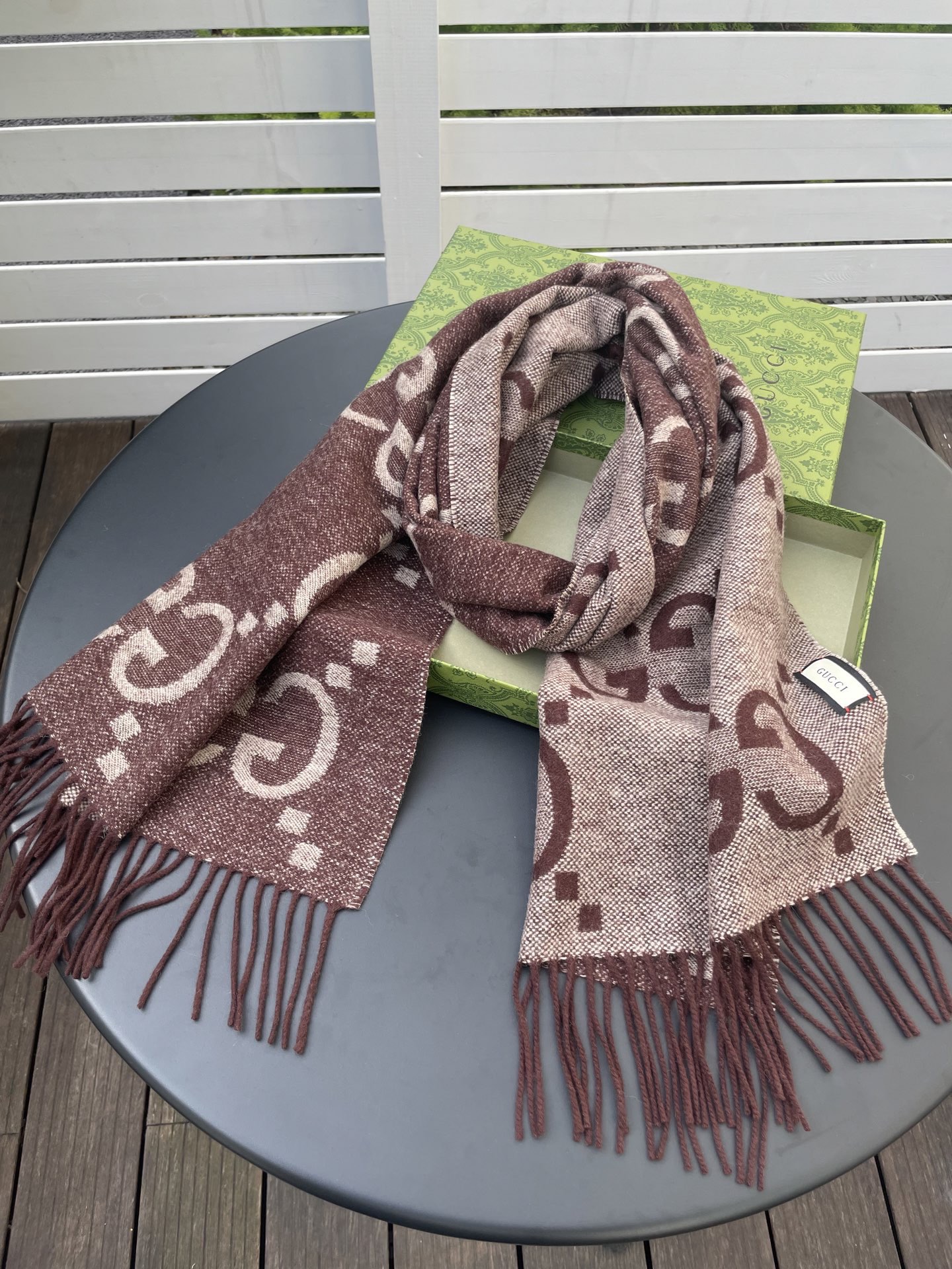 GUCCI（古奇）官网同步！代购级别！最新双面两用古驰围巾，永远加分的G秋冬单品！各种穿衣风格都可以和她